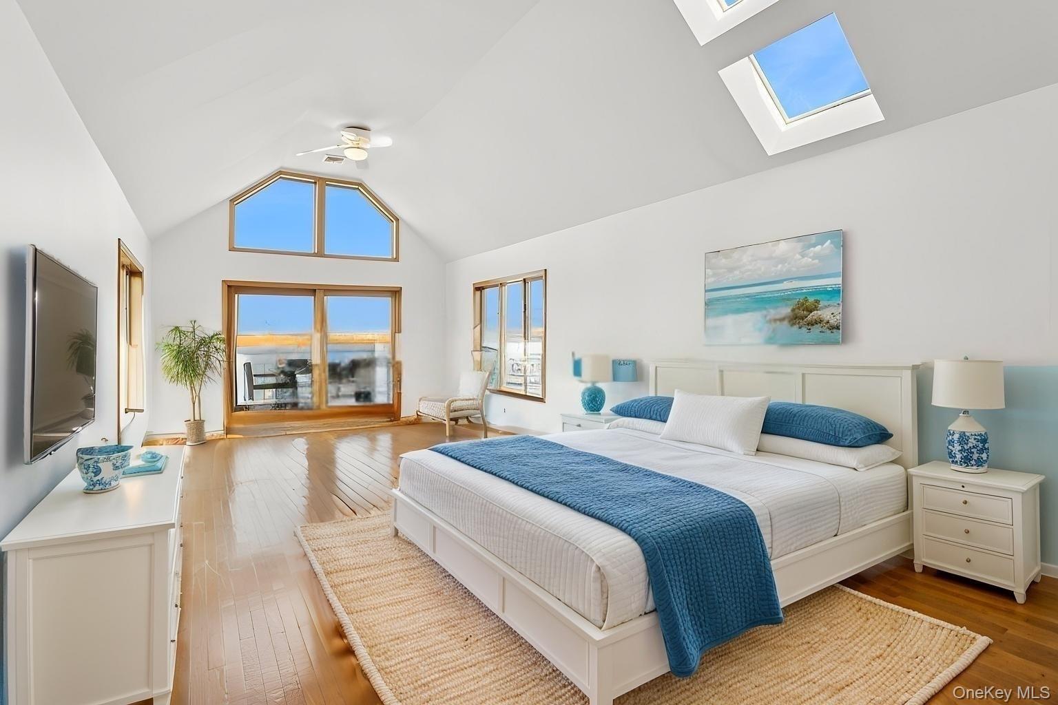 991 W Park Avenue, Long Beach, NY 11561