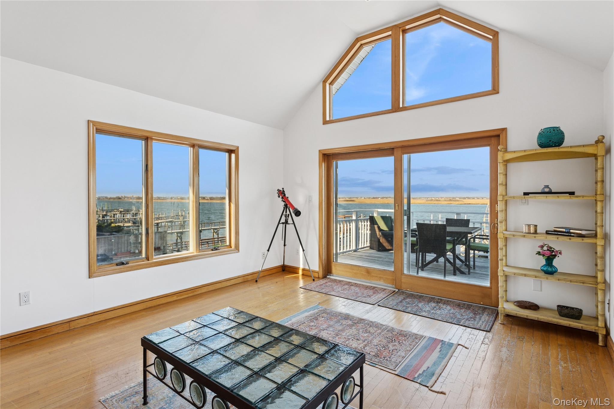 991 W Park Avenue, Long Beach, NY 11561