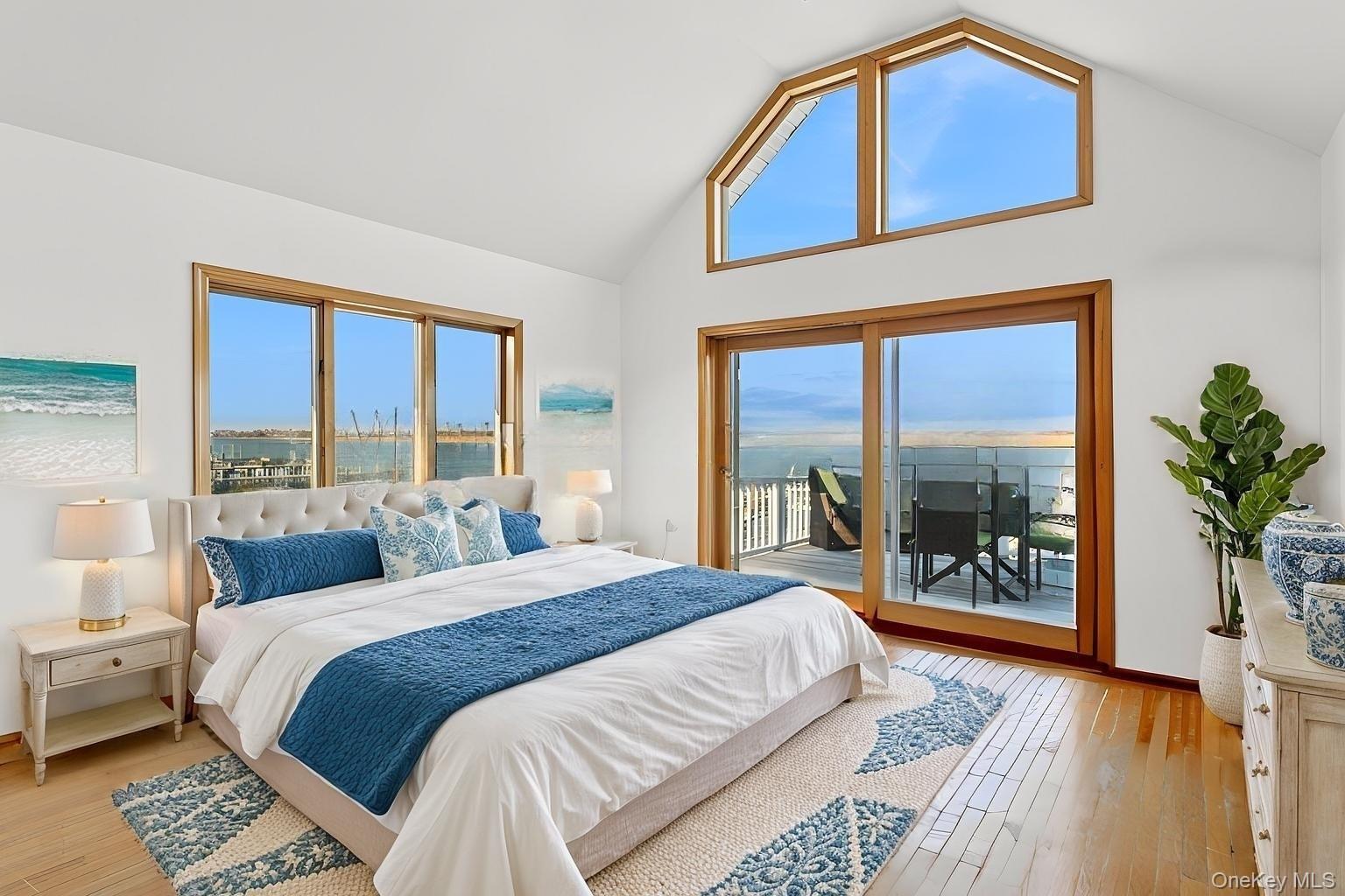 991 W Park Avenue, Long Beach, NY 11561