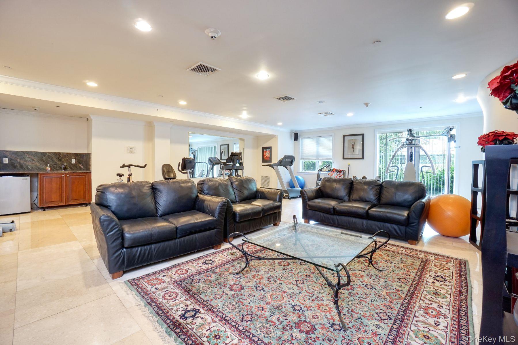 171 Great Neck Road # 4L, Great Neck, NY 11021