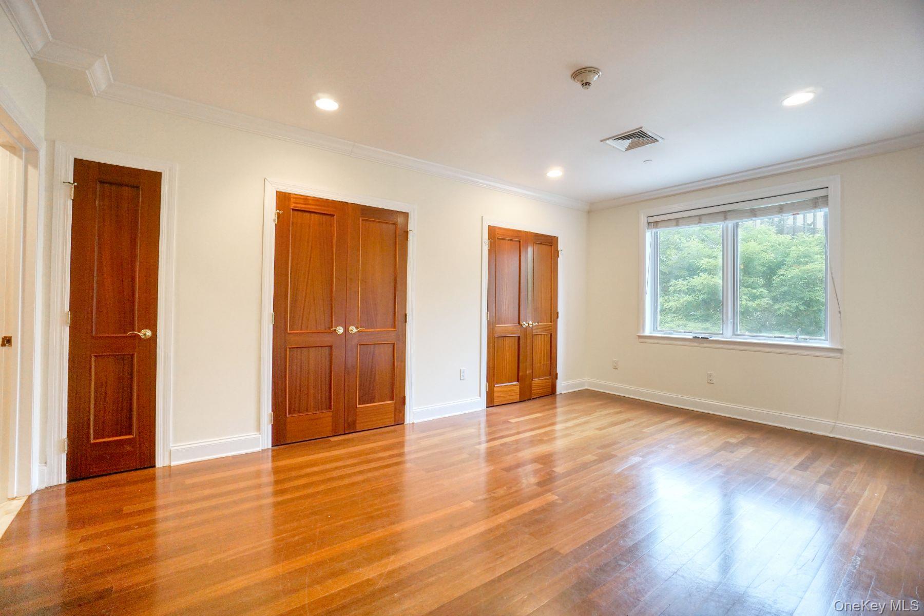 171 Great Neck Road # 4L, Great Neck, NY 11021