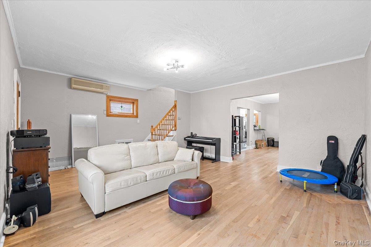 128 Kimball Terrace, Yonkers, NY 10704