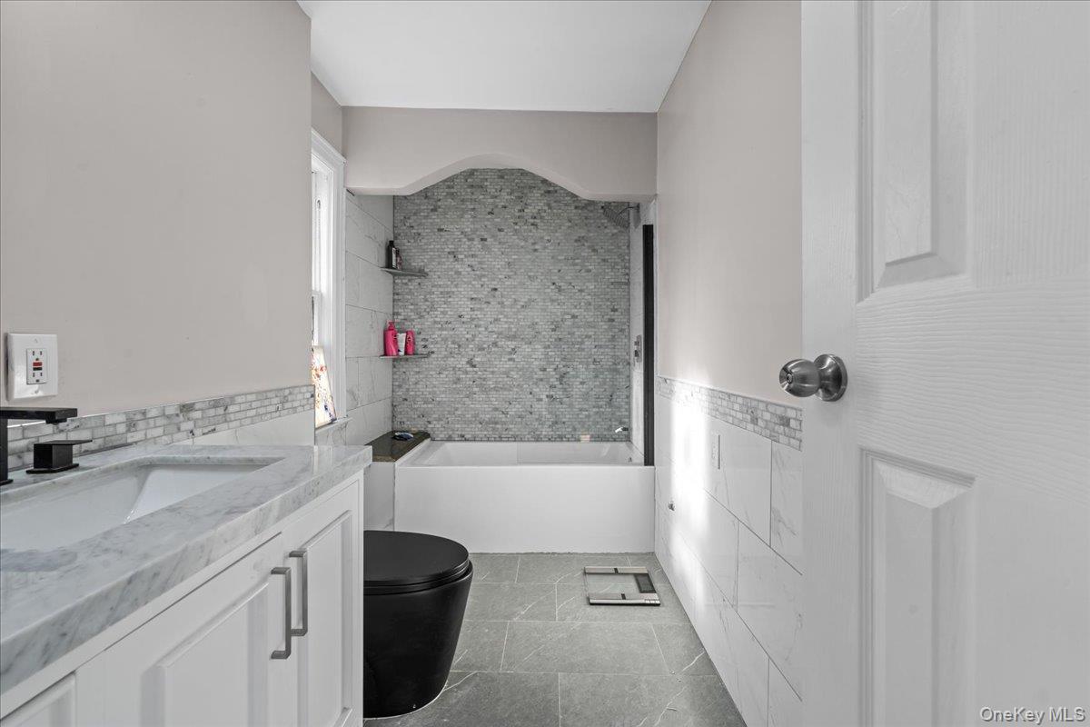 128 Kimball Terrace, Yonkers, NY 10704