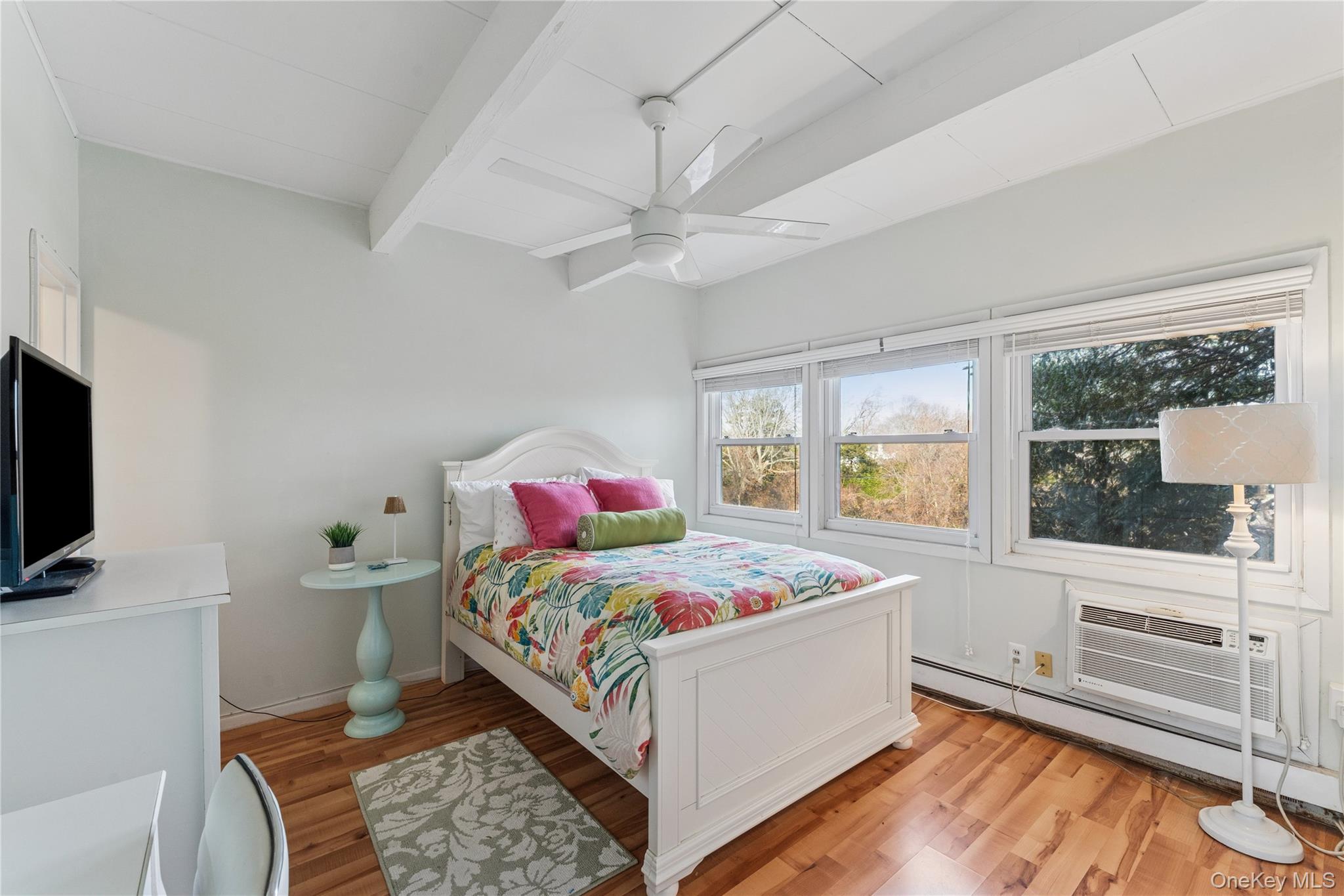 35 Library Avenue # 3L, Westhampton Beach, NY 11978