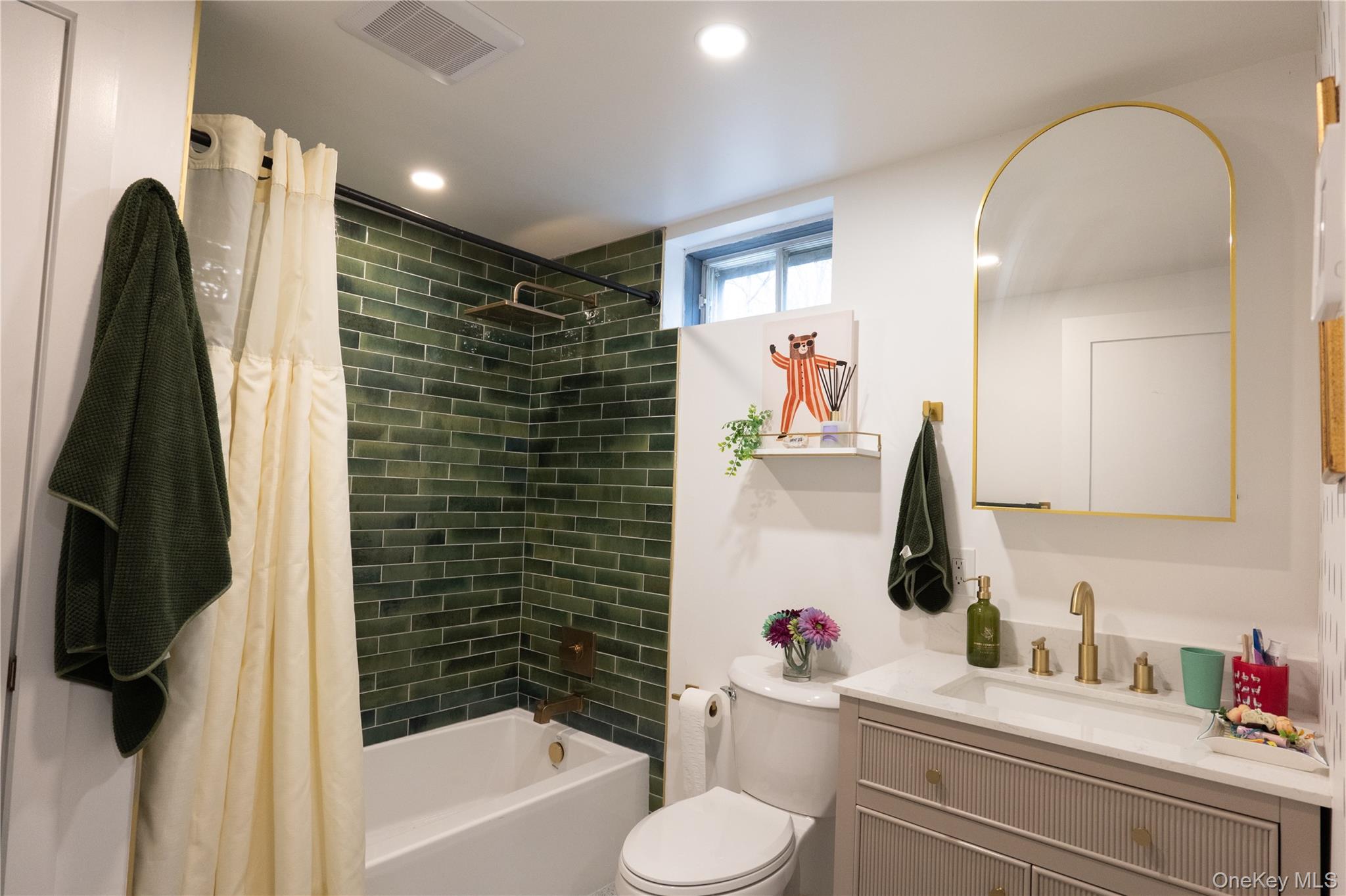 281 Falls Road, Hudson, NY 12534