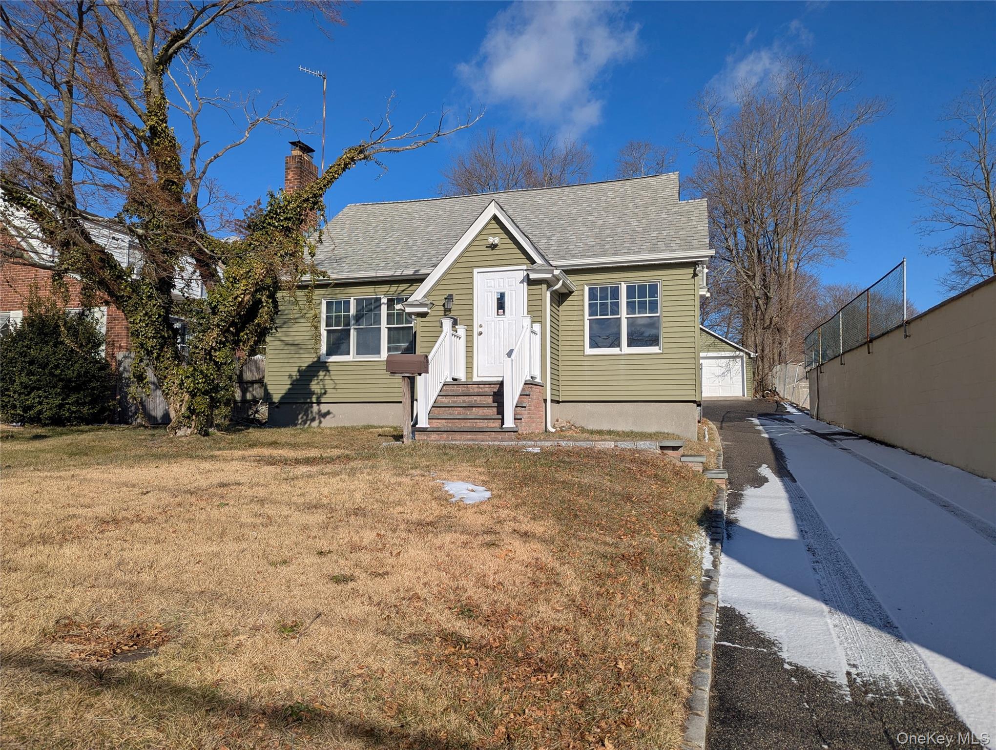 153 W Main Street, Kings Park, NY 11754