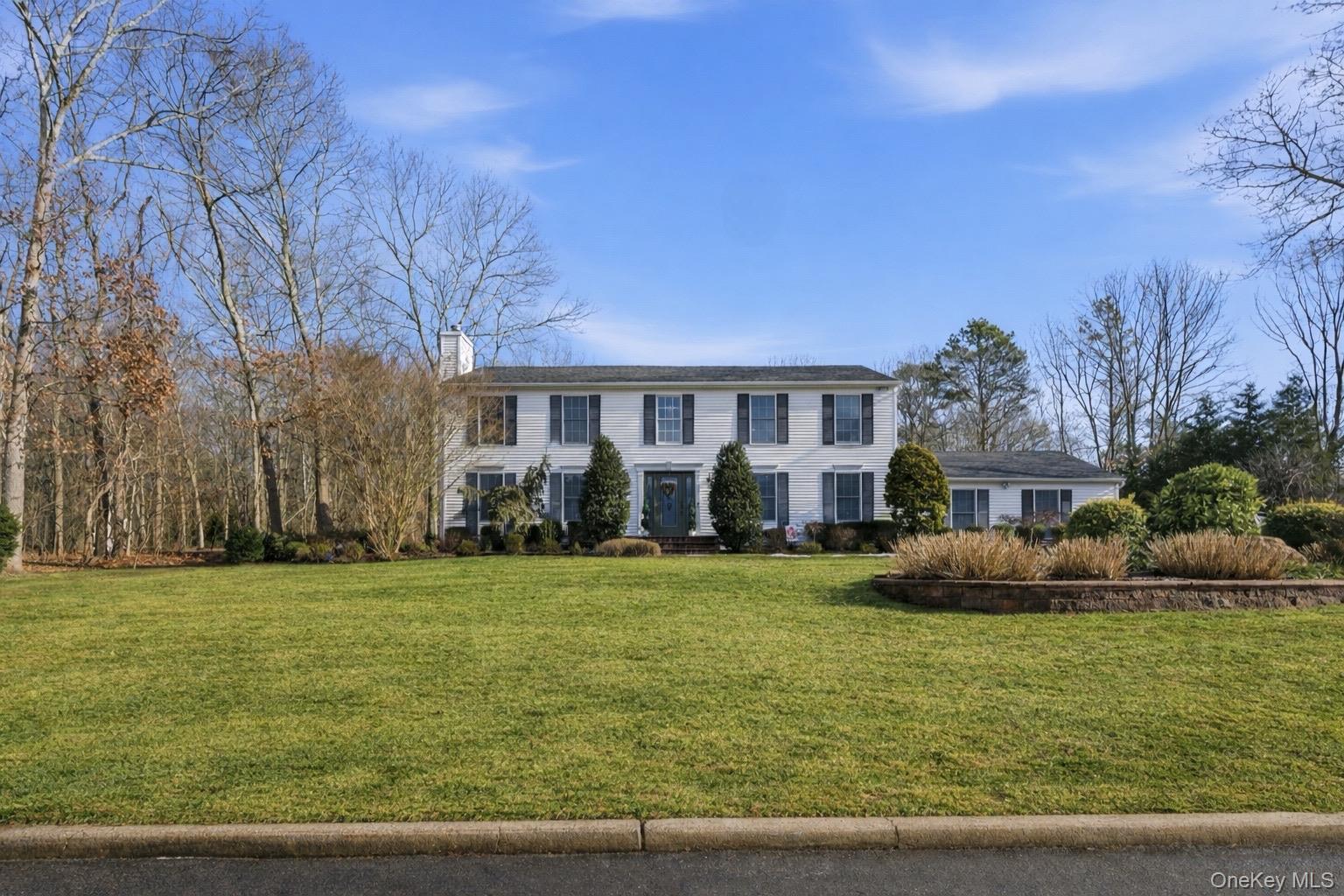 39 Foreston Circle, Manorville, NY 11949