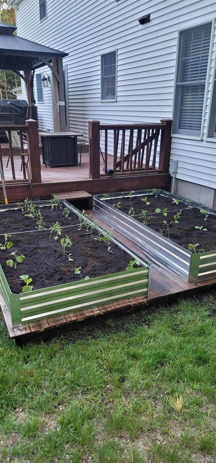 39 Foreston Circle, Manorville, NY 11949