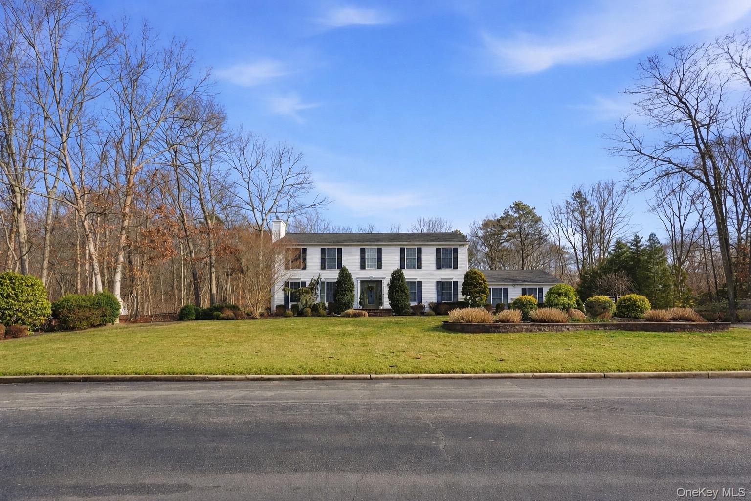 39 Foreston Circle, Manorville, NY 11949