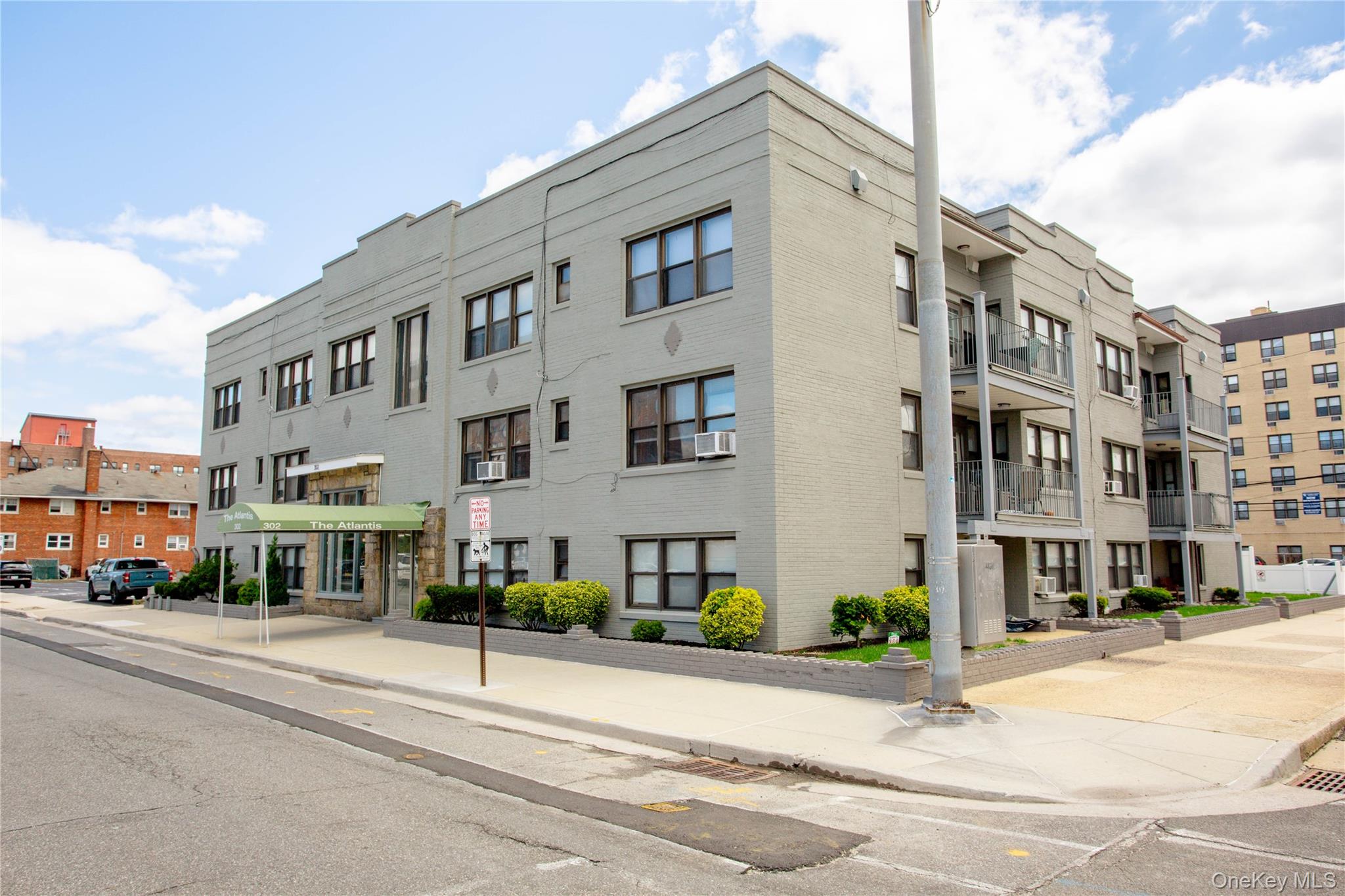 302 E Broadway # 2J, Long Beach, NY 11561