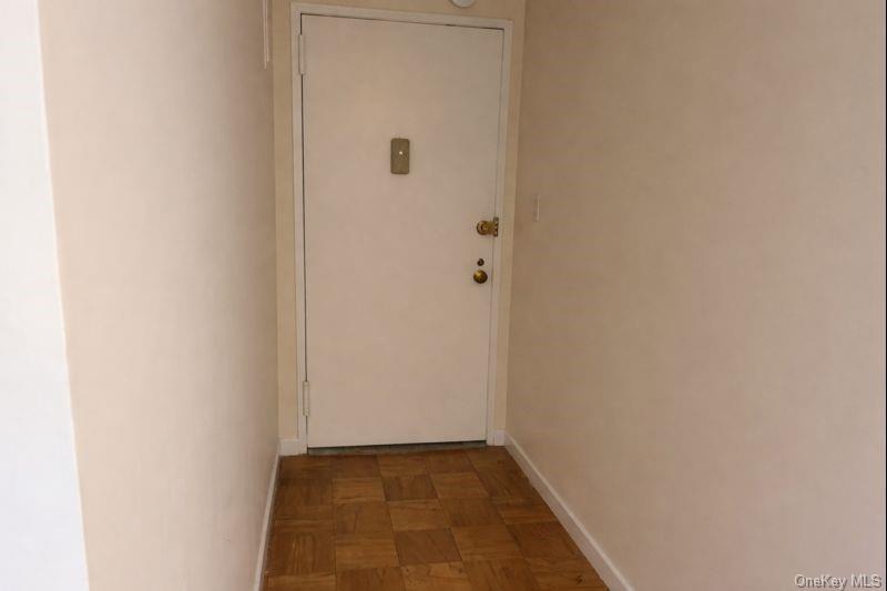 100 Clinton Avenue # 4P, Mineola, NY 11501