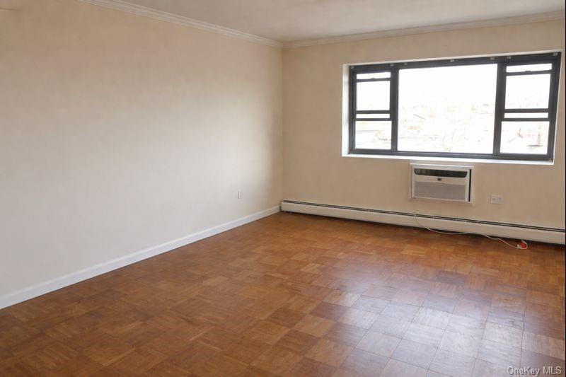 100 Clinton Avenue # 4P, Mineola, NY 11501