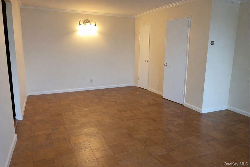 100 Clinton Avenue # 4P, Mineola, NY 11501