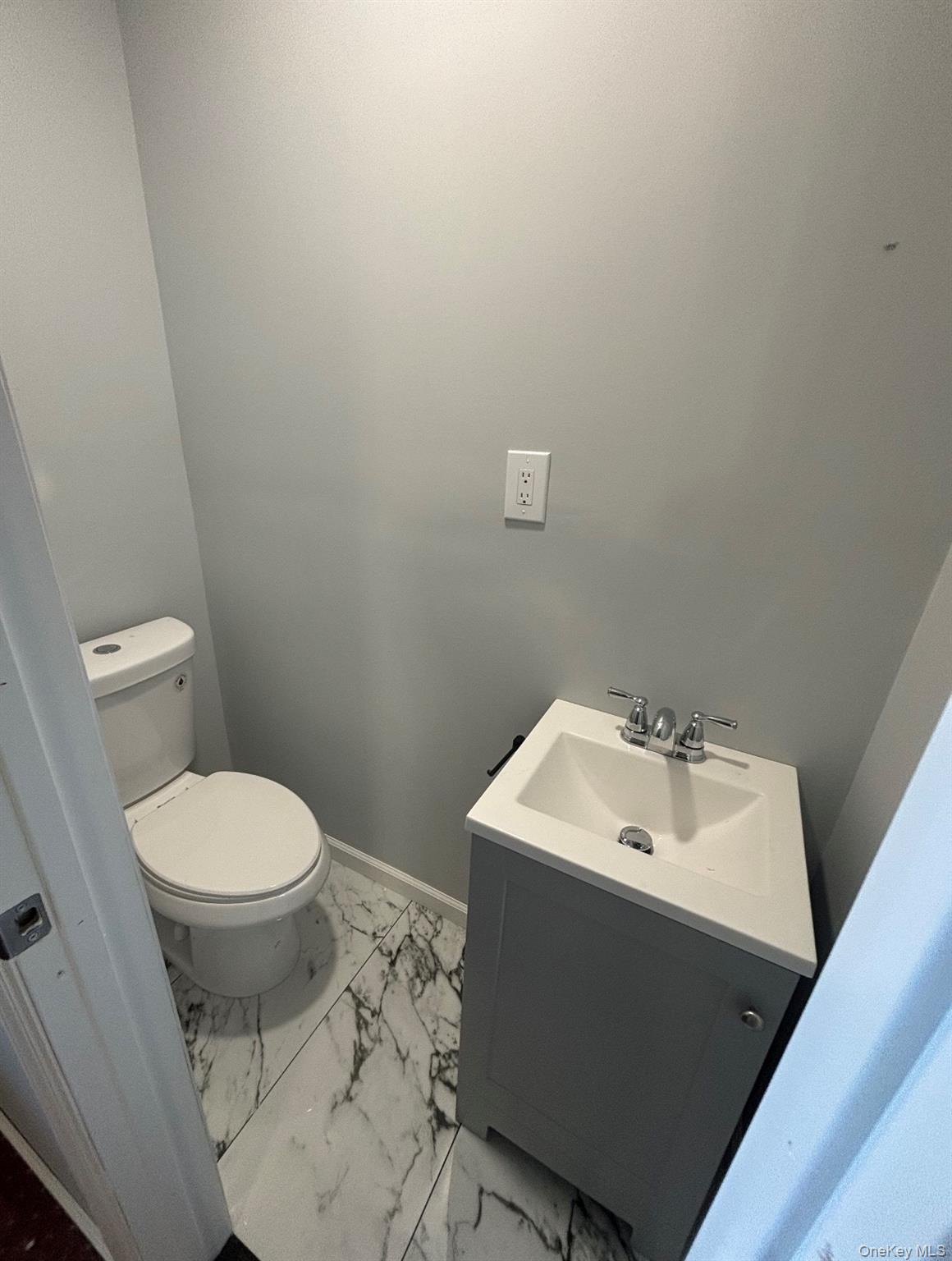 28 Weir, Hempstead, NY 11550