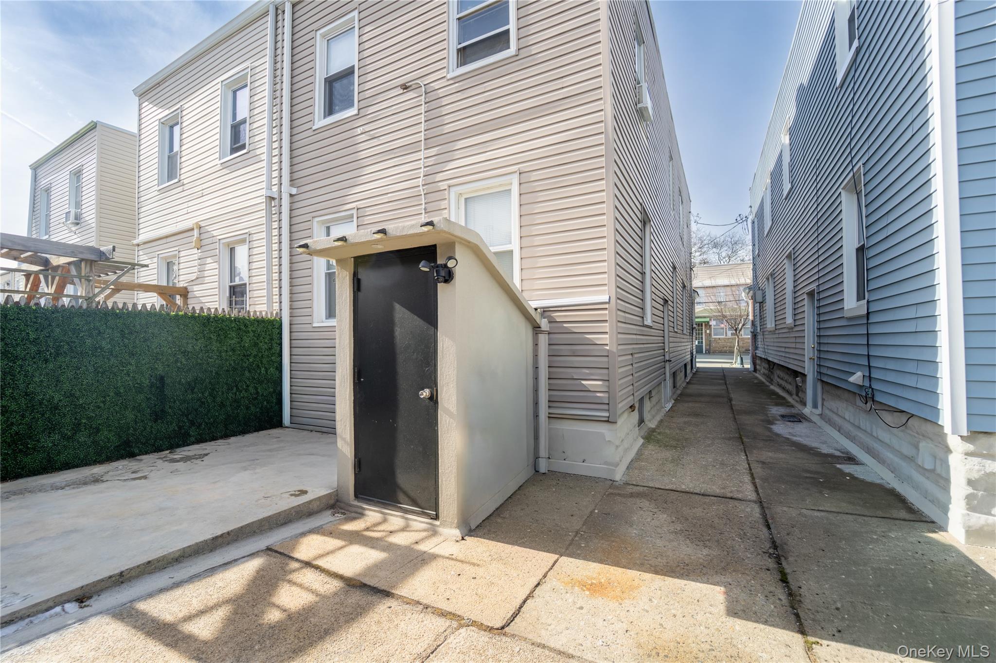 7505 60th Place, Glendale, NY 11385