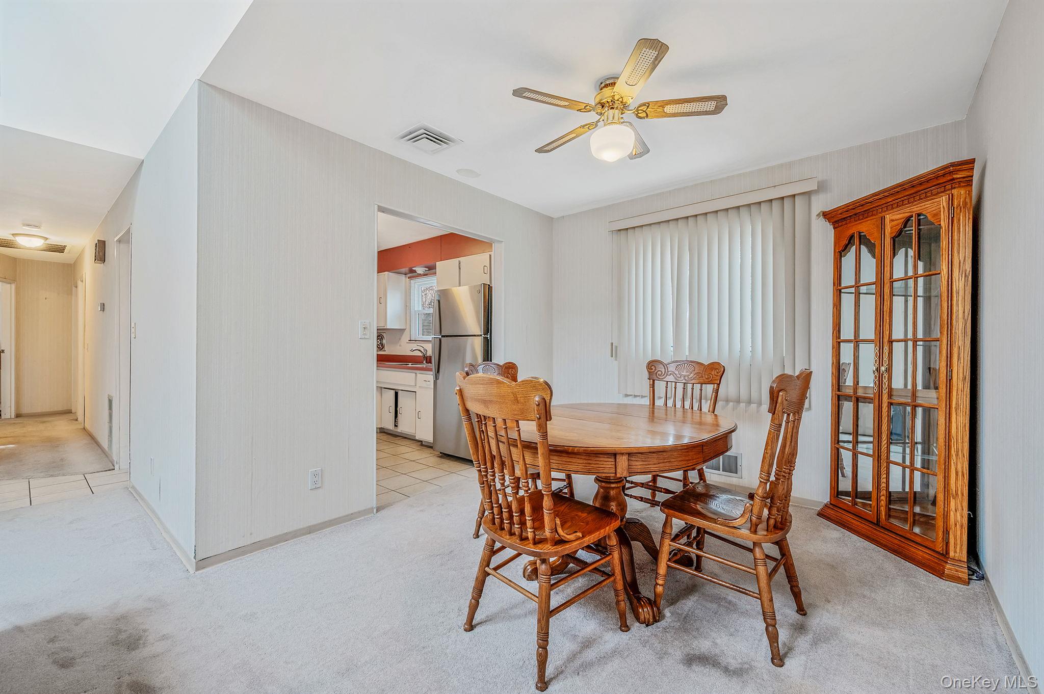 18 Roslyn Court, East Patchogue, NY 11772