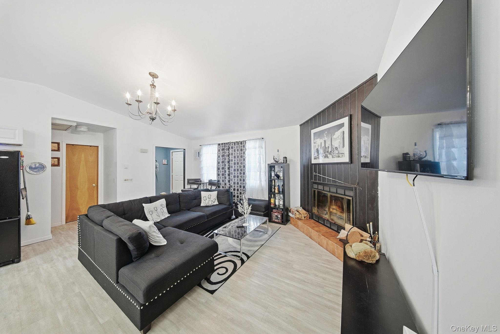 4 Ray Lane, Loch Sheldrake, NY 12733