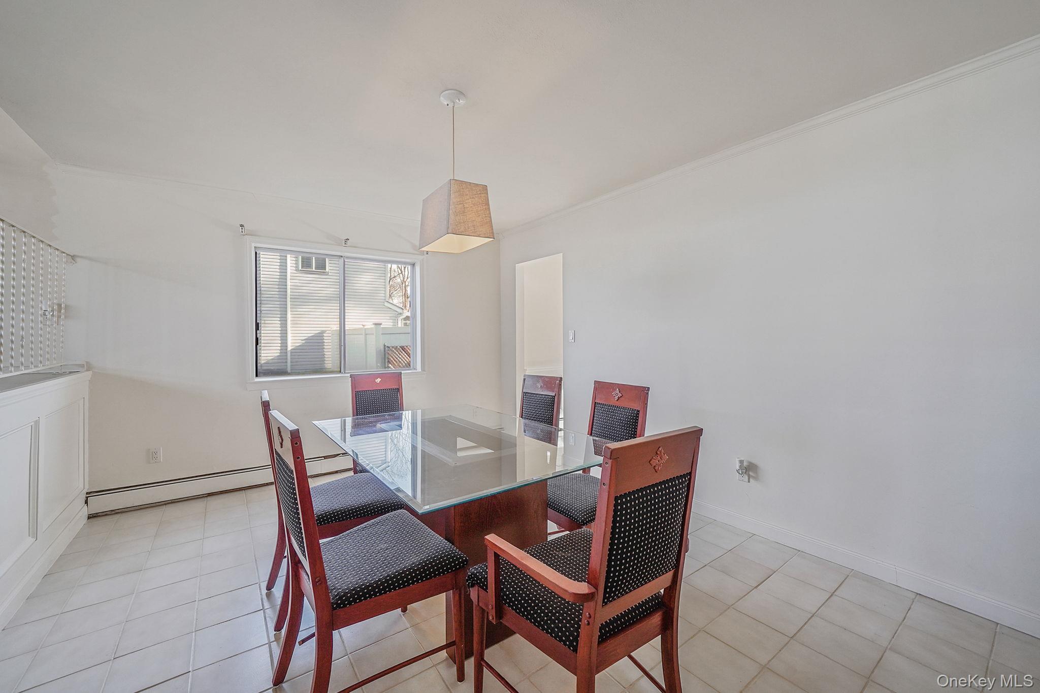 8 Linden Street, Selden, NY 11784