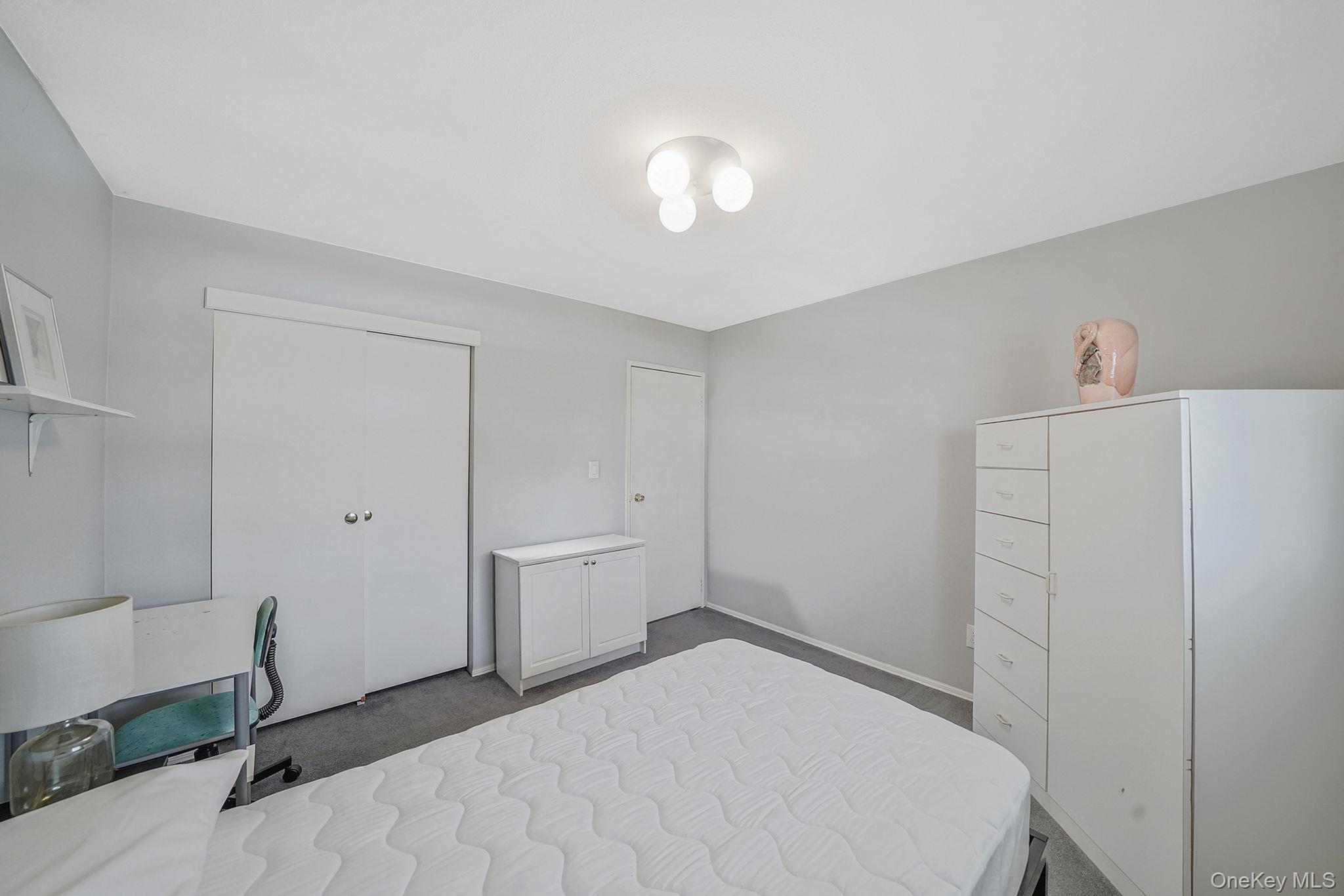 8 Linden Street, Selden, NY 11784