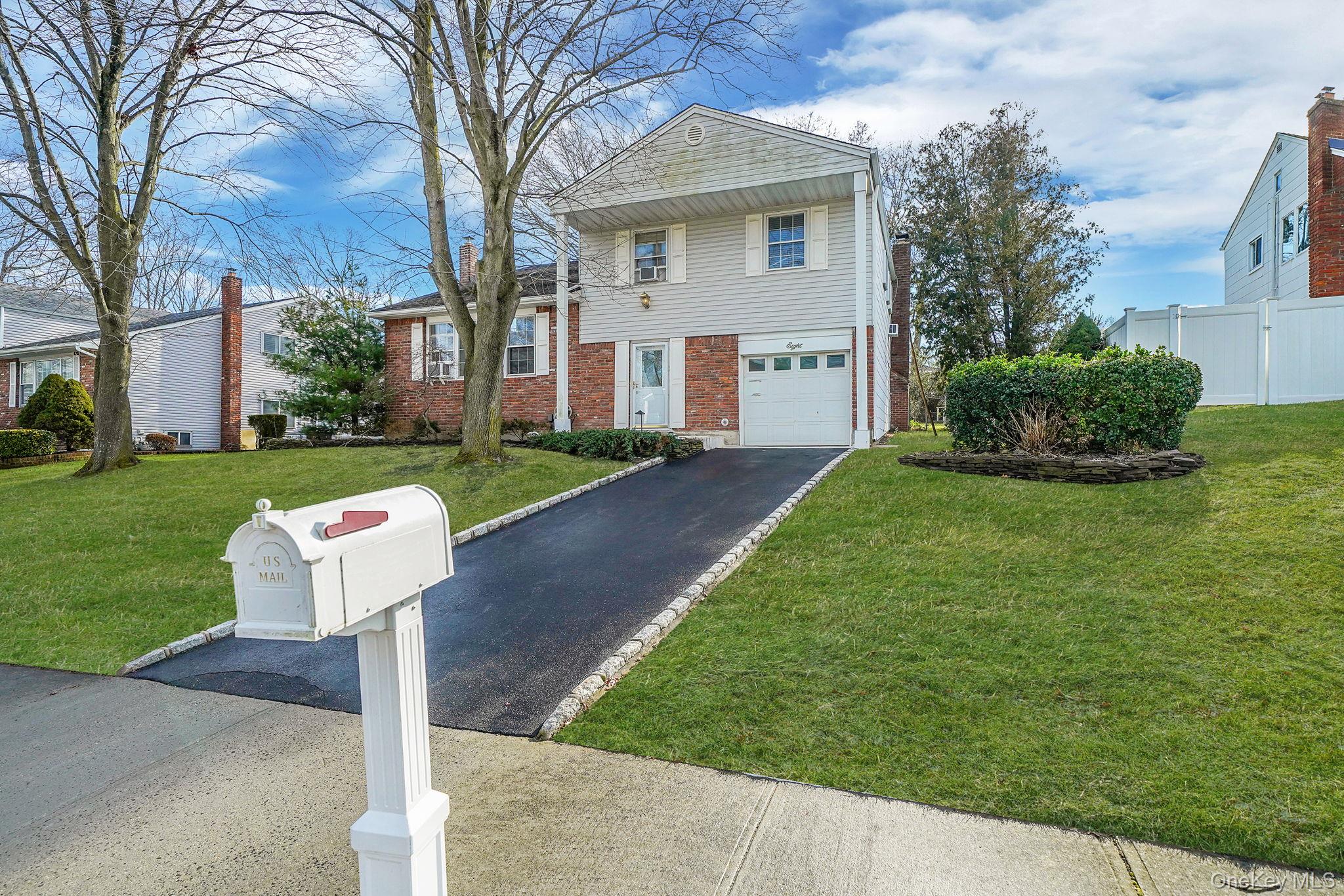 8 Linden Street, Selden, NY 11784