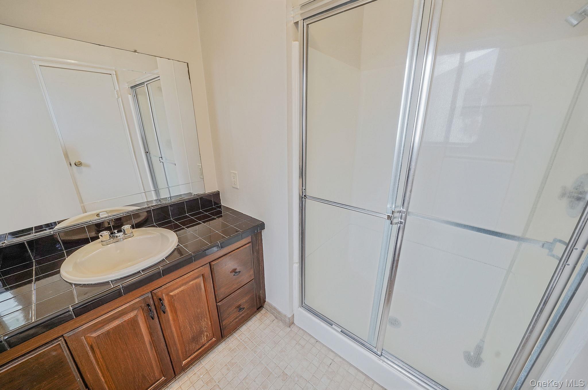 8 Linden Street, Selden, NY 11784