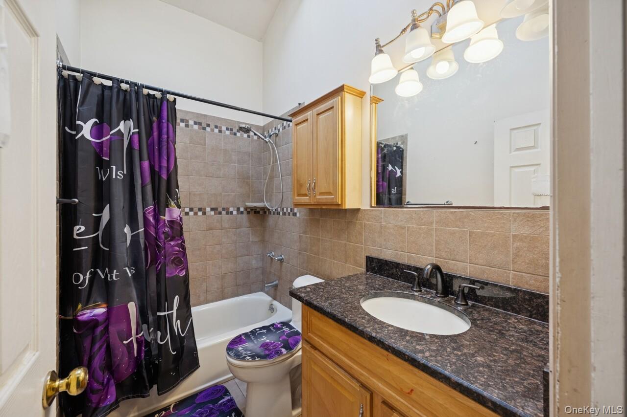 22 Garden Place, Shirley, NY 11967