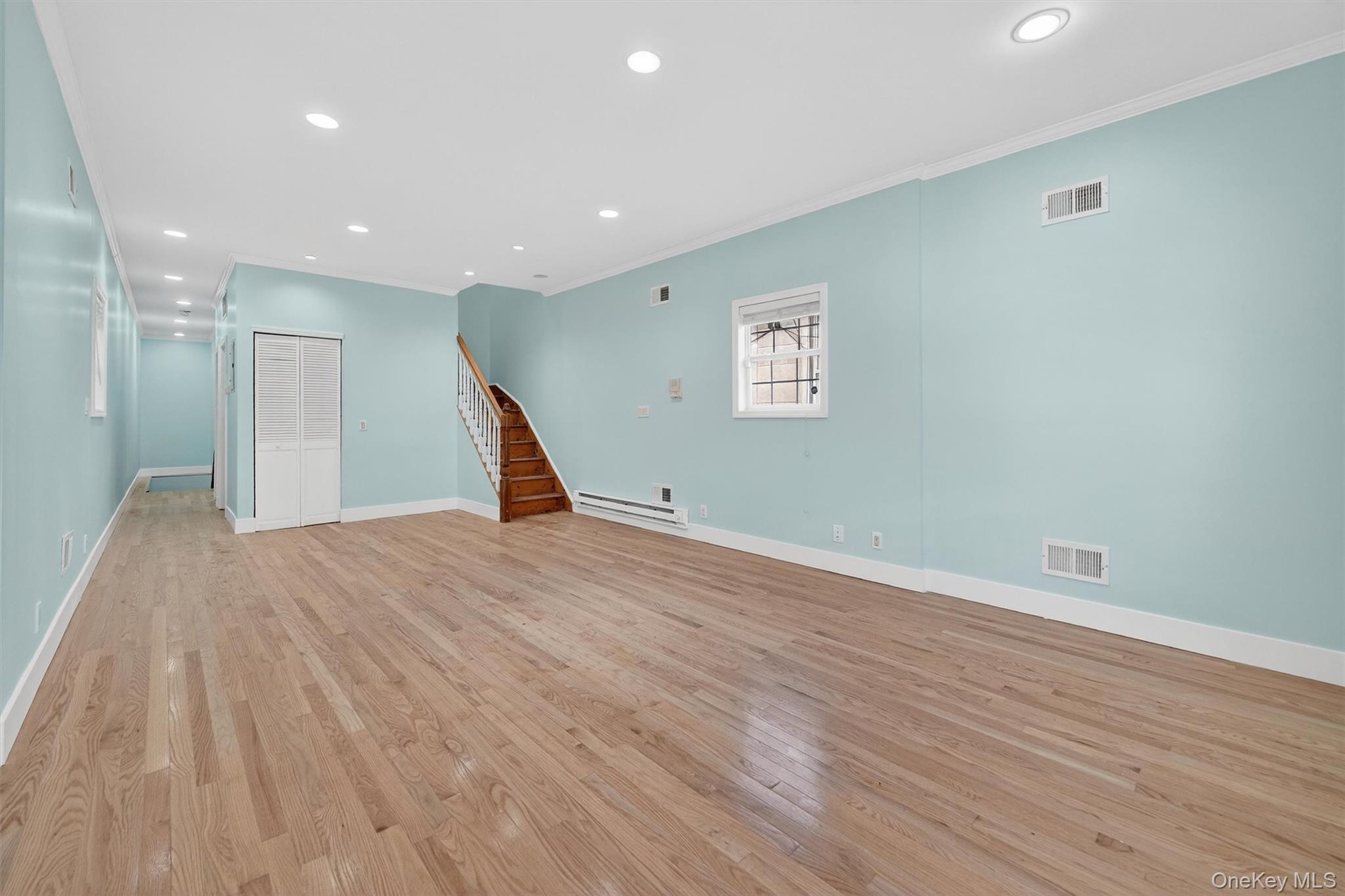 636 Throggs Neck Expressway, Bronx, NY 10465