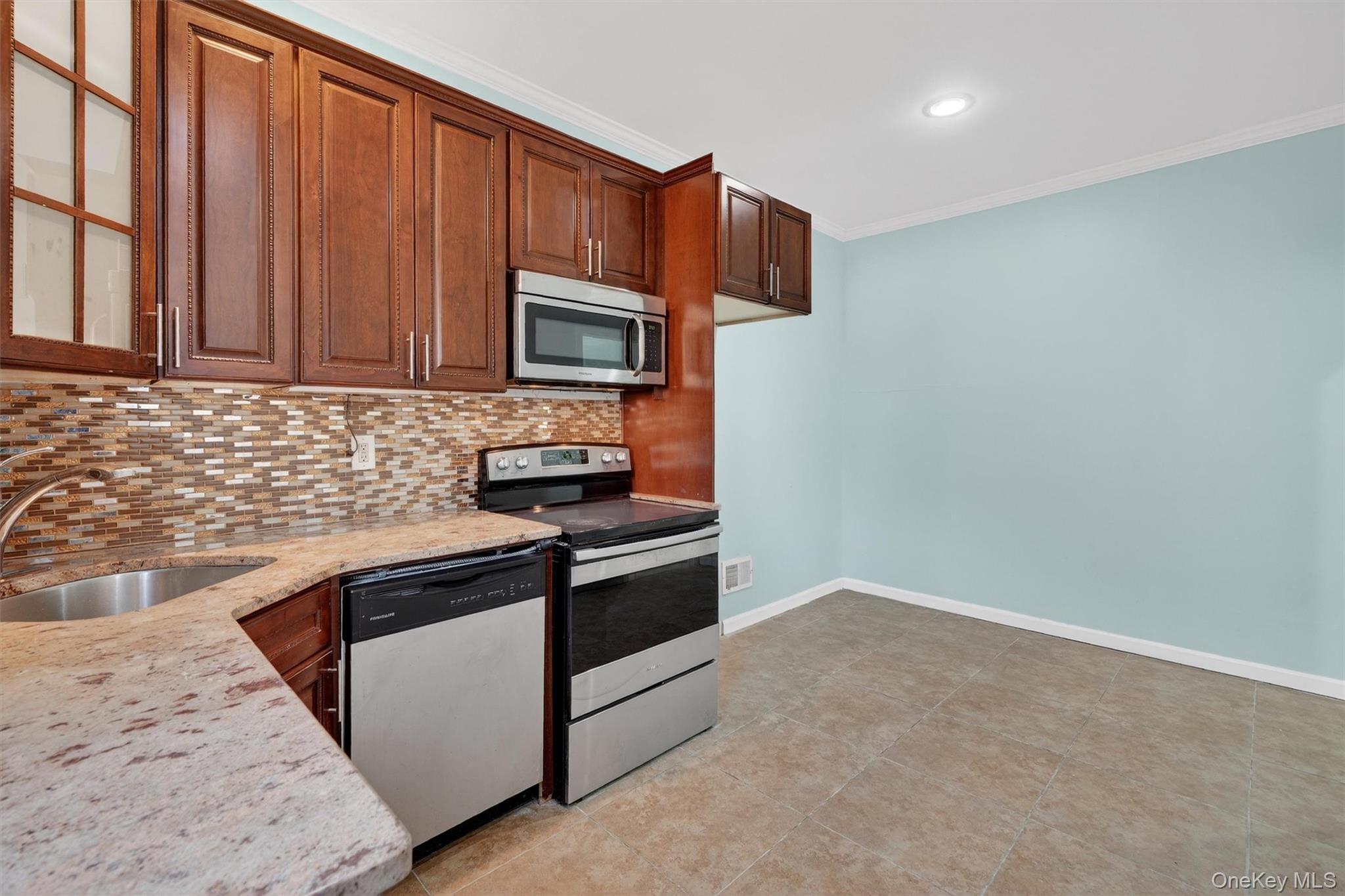 636 Throggs Neck Expressway, Bronx, NY 10465