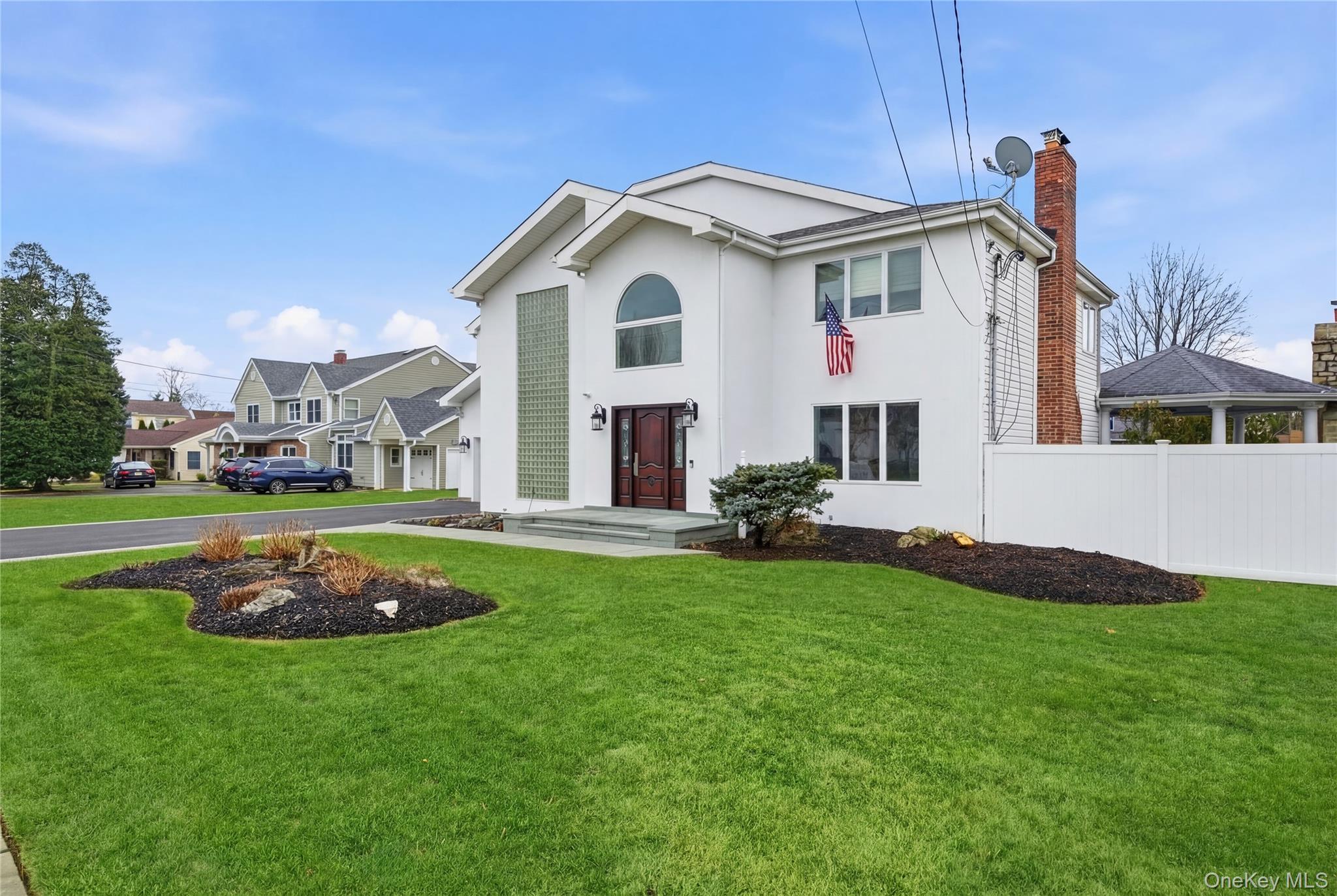 61 Bayview Avenue, Massapequa, NY 11758