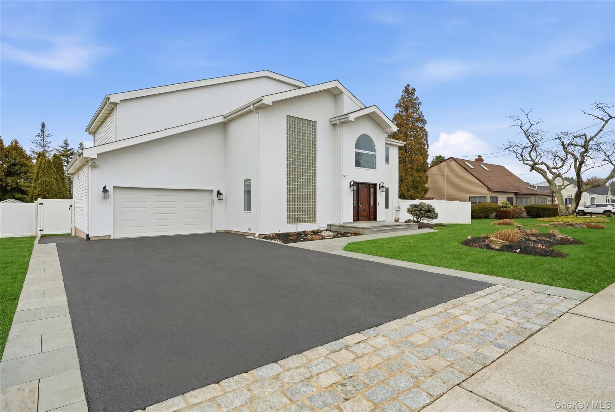 61 Bayview Avenue, Massapequa, NY 11758