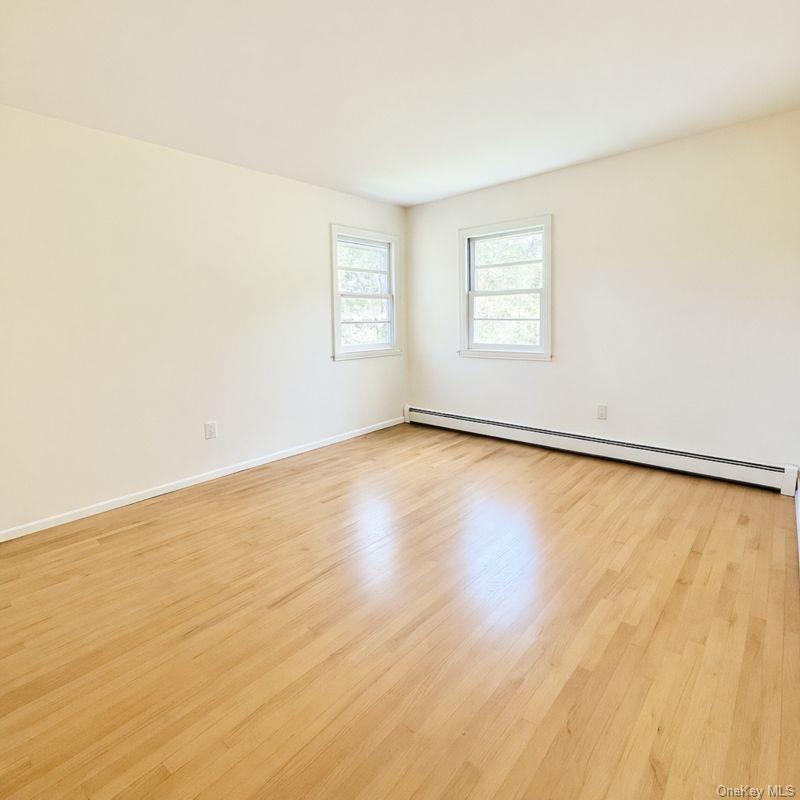 9 Ivy Street # 1st Floor, Farmingdale, NY 11735