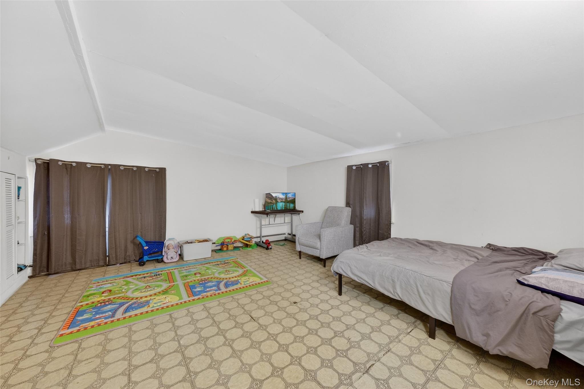 5 Miller Place, Poughkeepsie, NY 12601