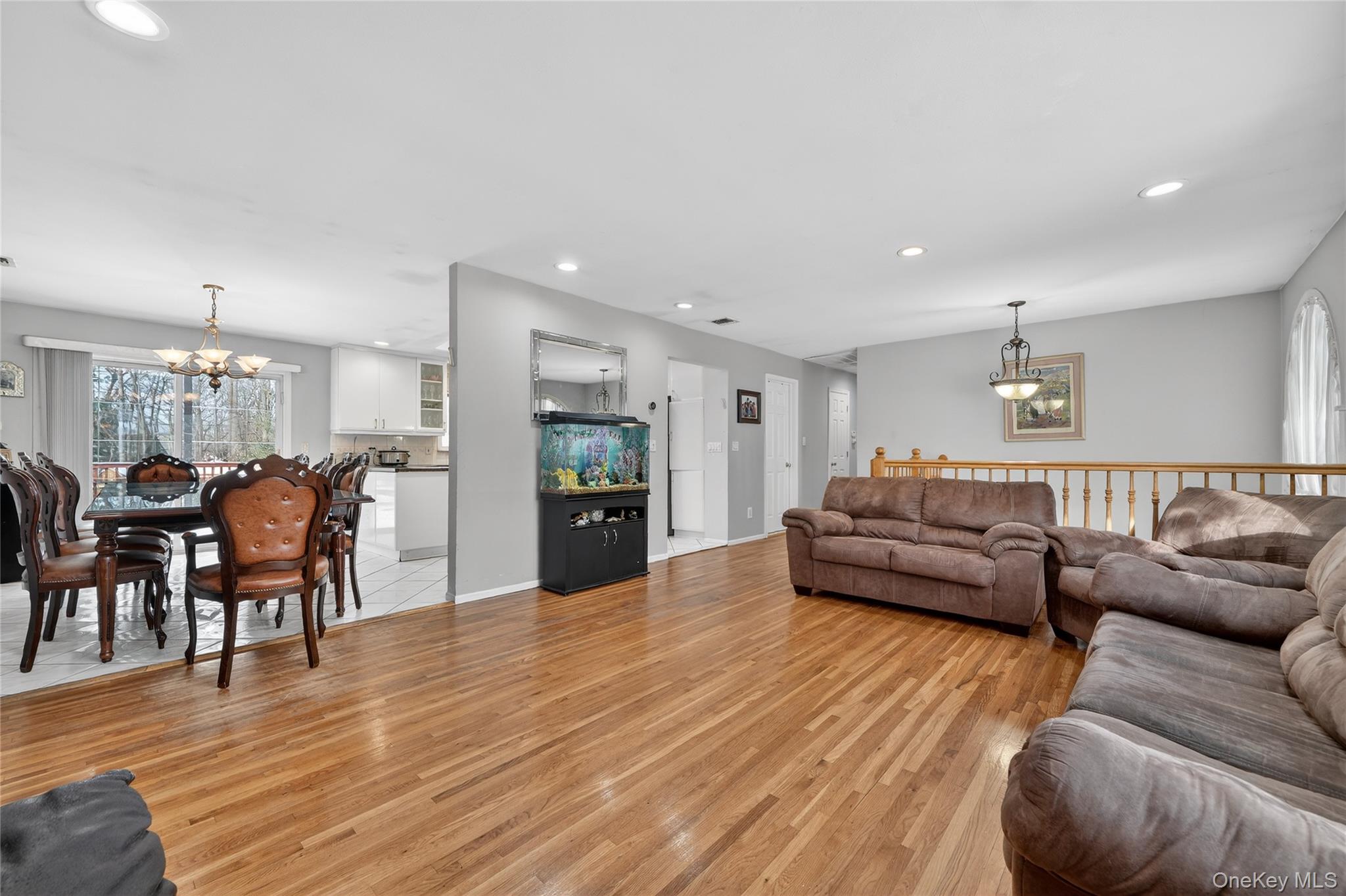 4 Lois Lane, Monsey, NY 10952