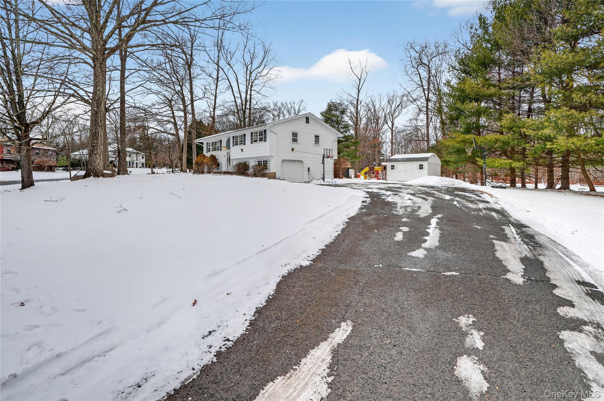 4 Lois Lane, Monsey, NY 10952
