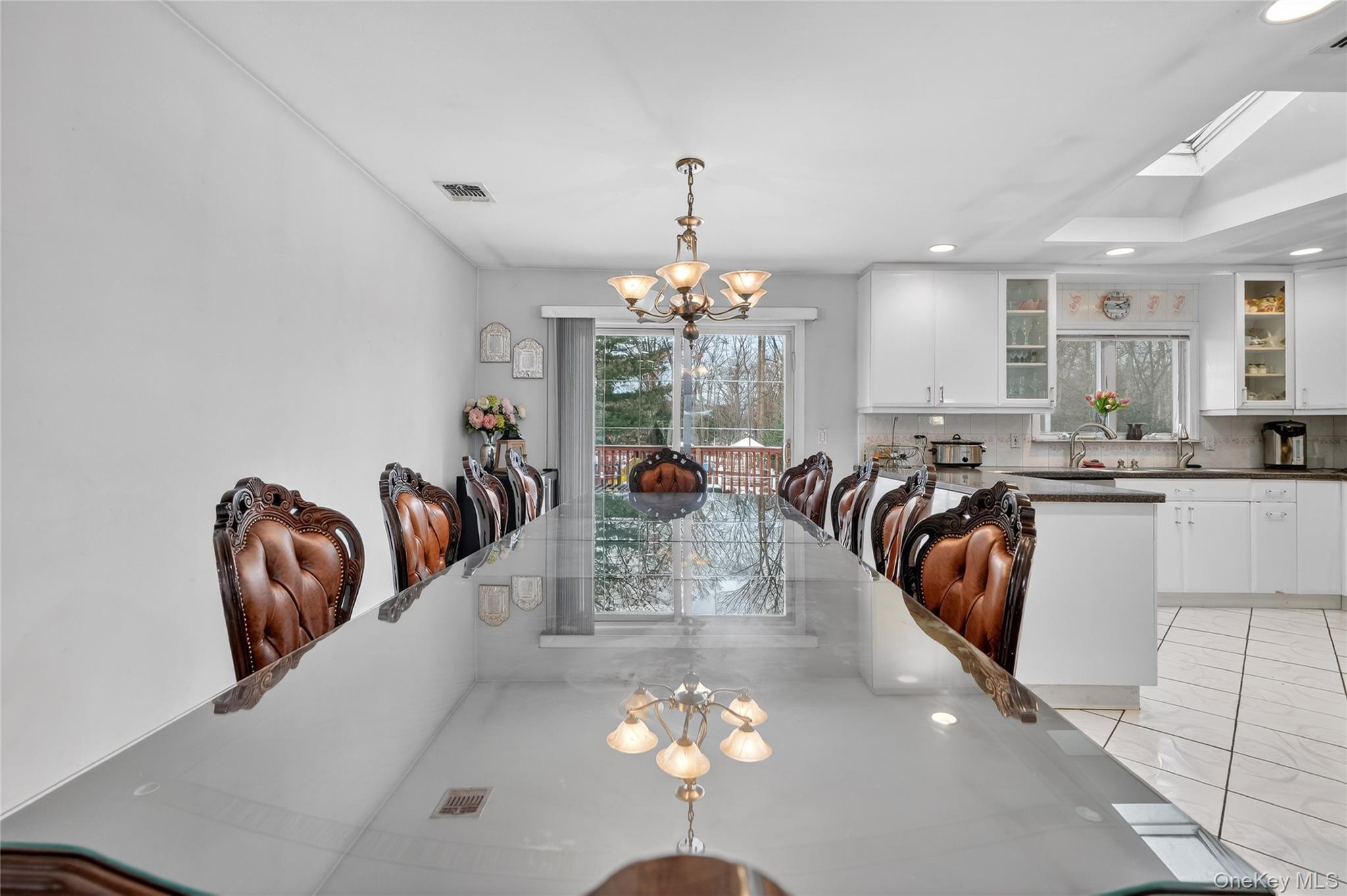 4 Lois Lane, Monsey, NY 10952