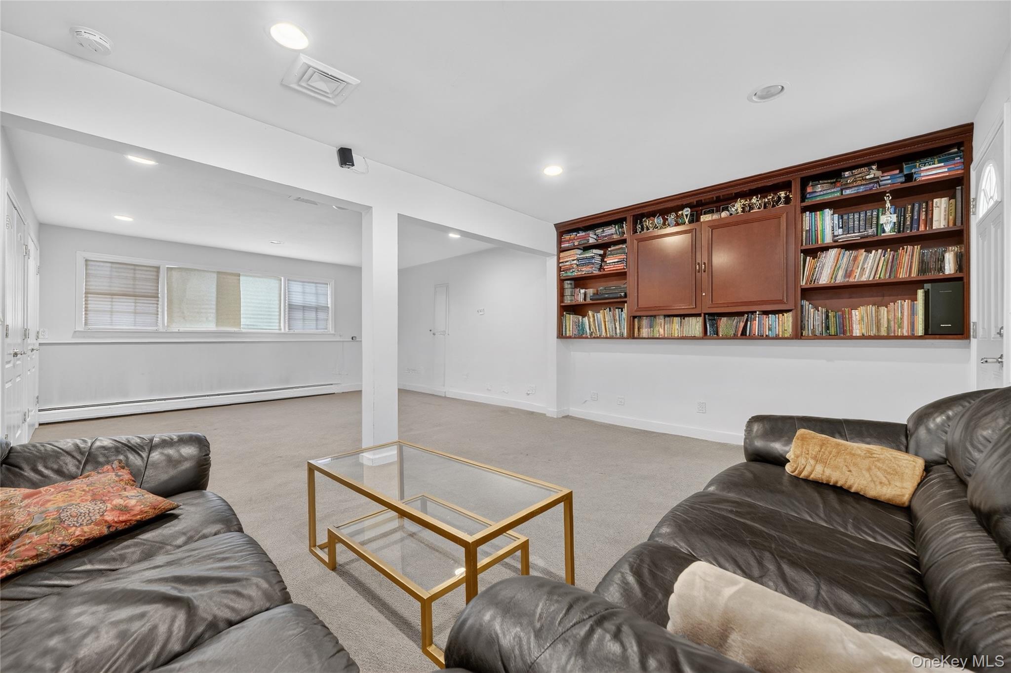 4 Lois Lane, Monsey, NY 10952