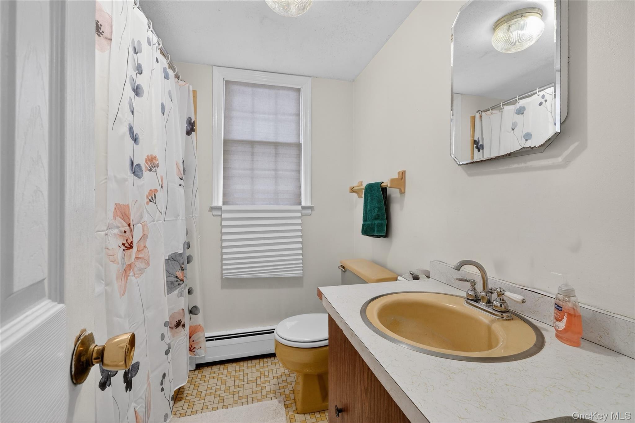 4 Lois Lane, Monsey, NY 10952