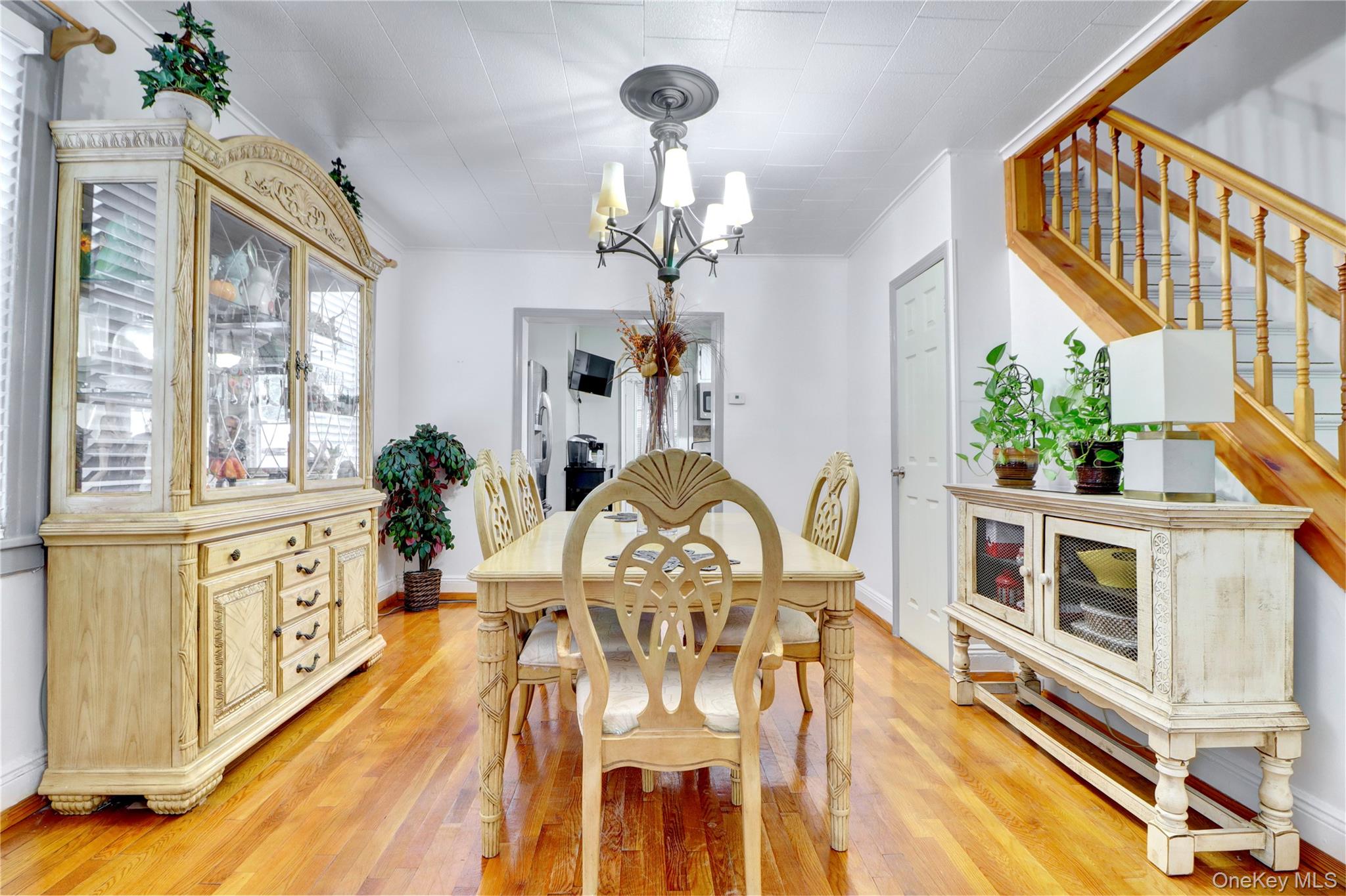 6510 80th Avenue, Glendale, NY 11385