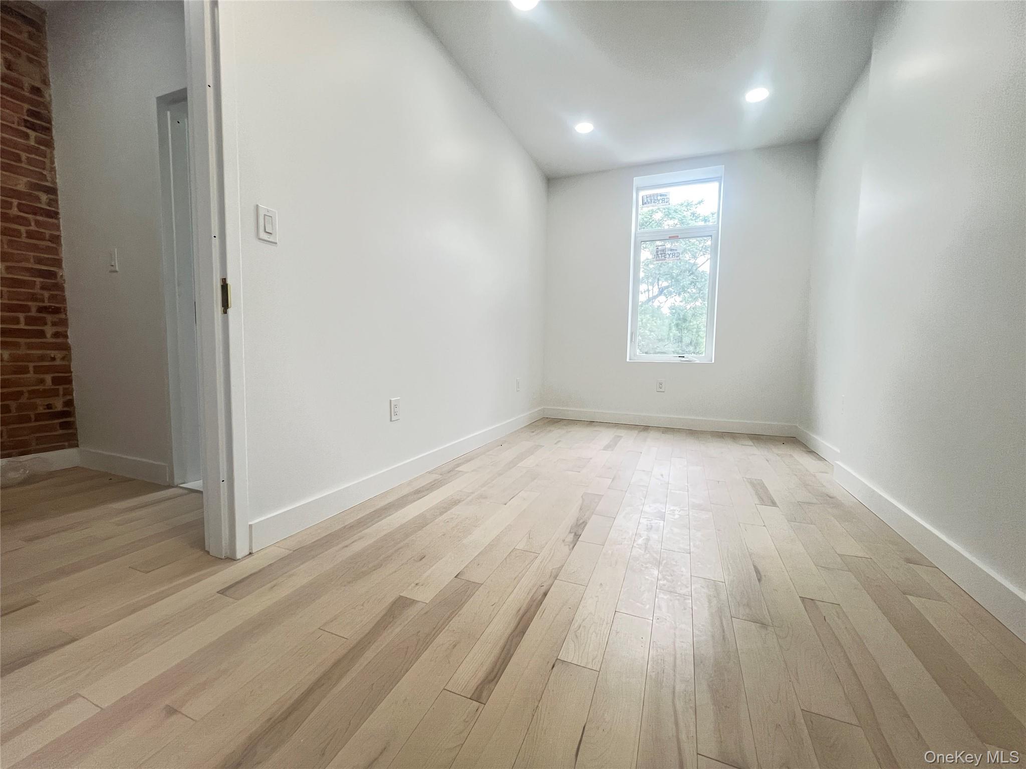 118 street 515 1/2, New York (Manhattan), NY 10035