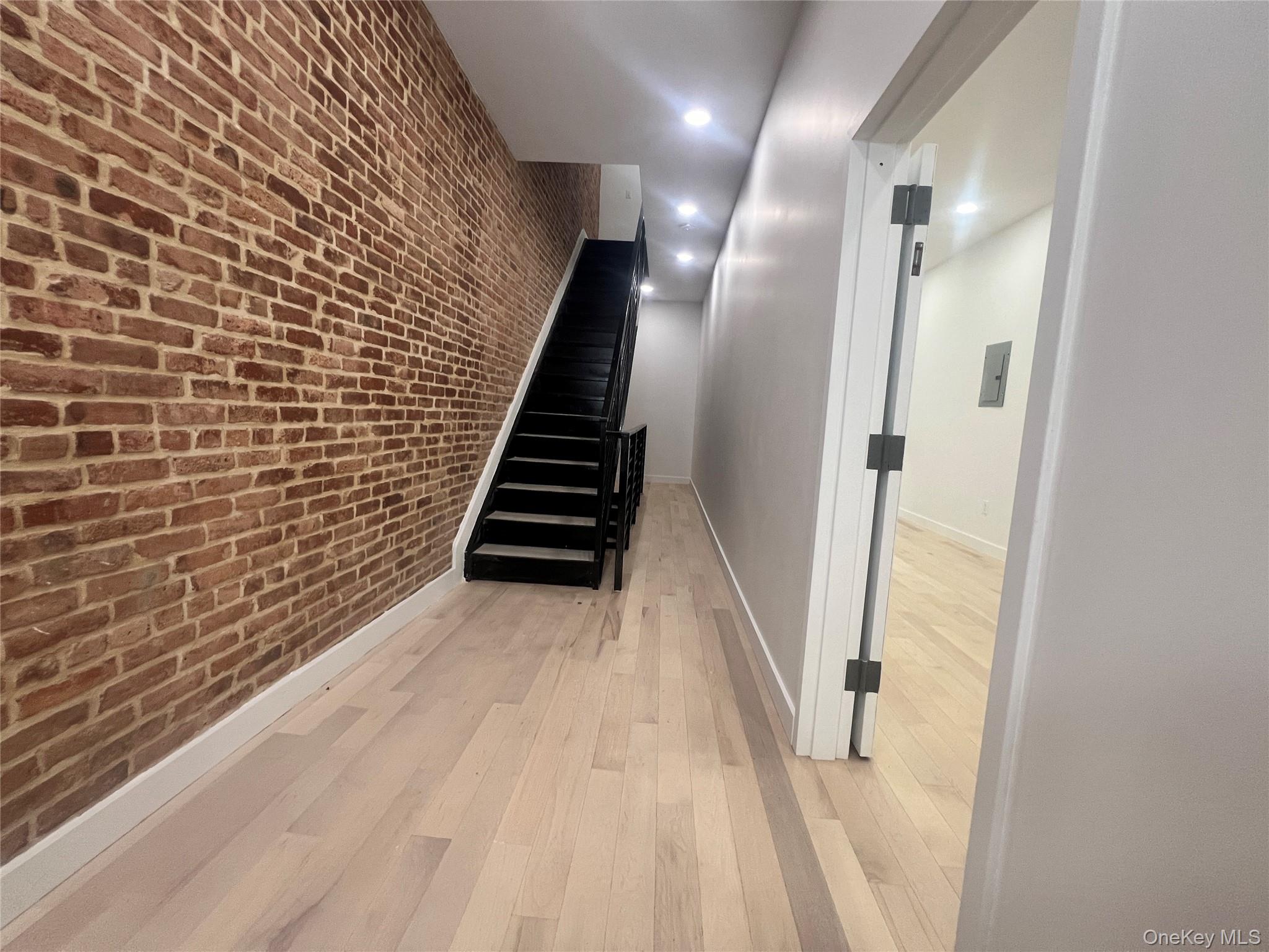 118 street 515 1/2, New York (Manhattan), NY 10035