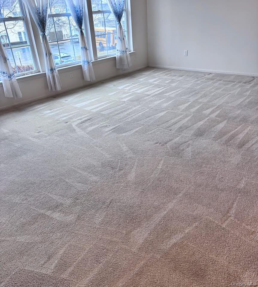 816 Narragansett Villas Drive # 816, Lindenhurst, NY 11757