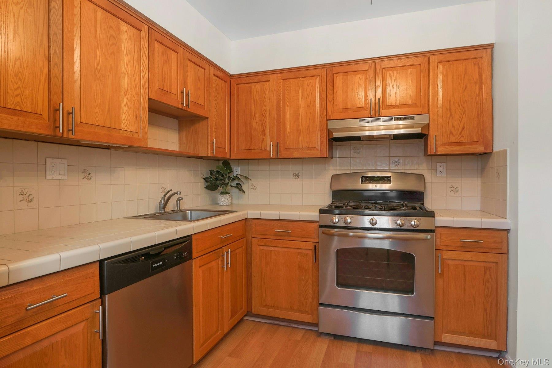 102 Yorkshire Drive # Z12, Suffern, NY 10901