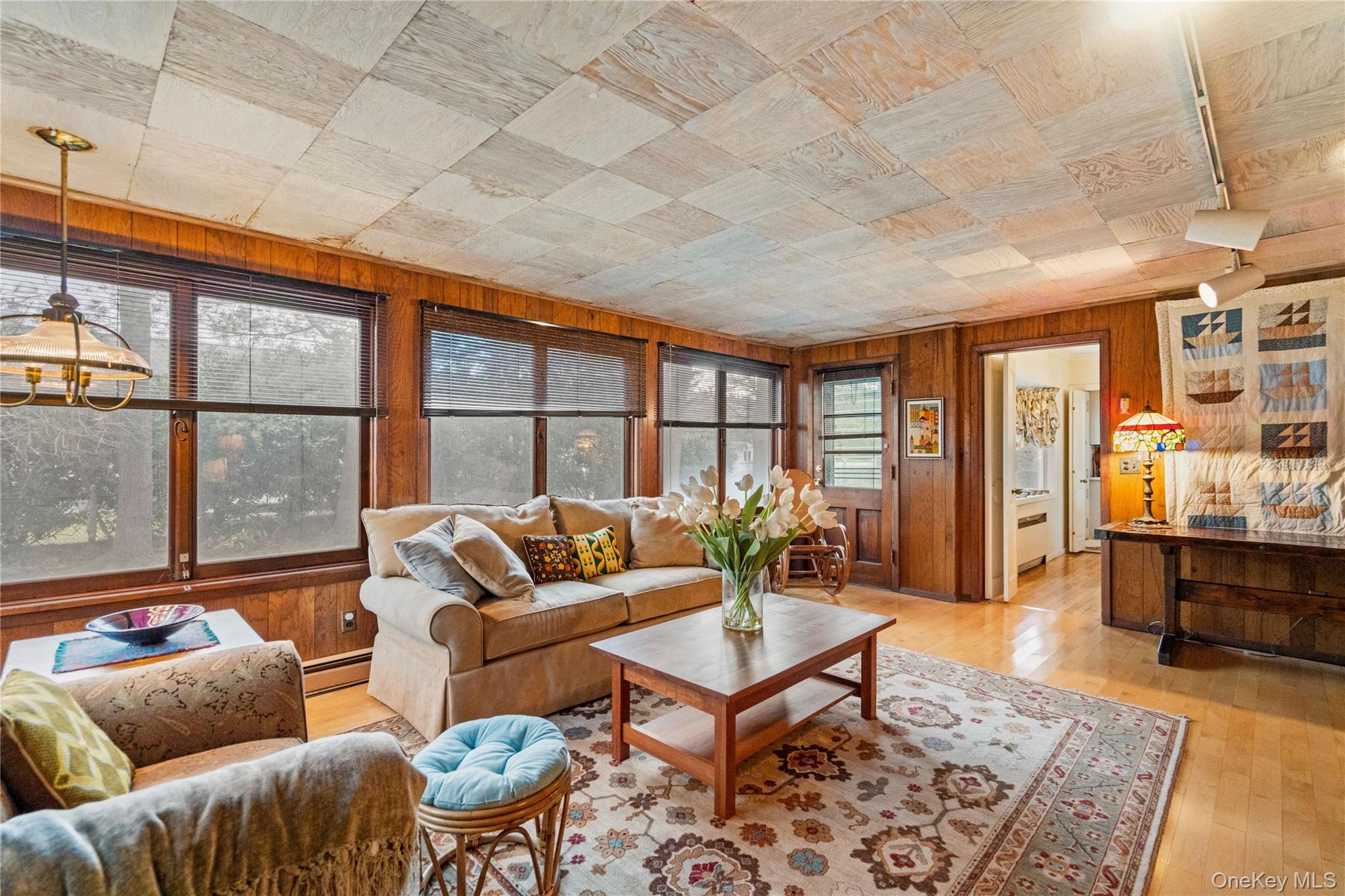 32 Arbor Road, East Hills, NY 11577