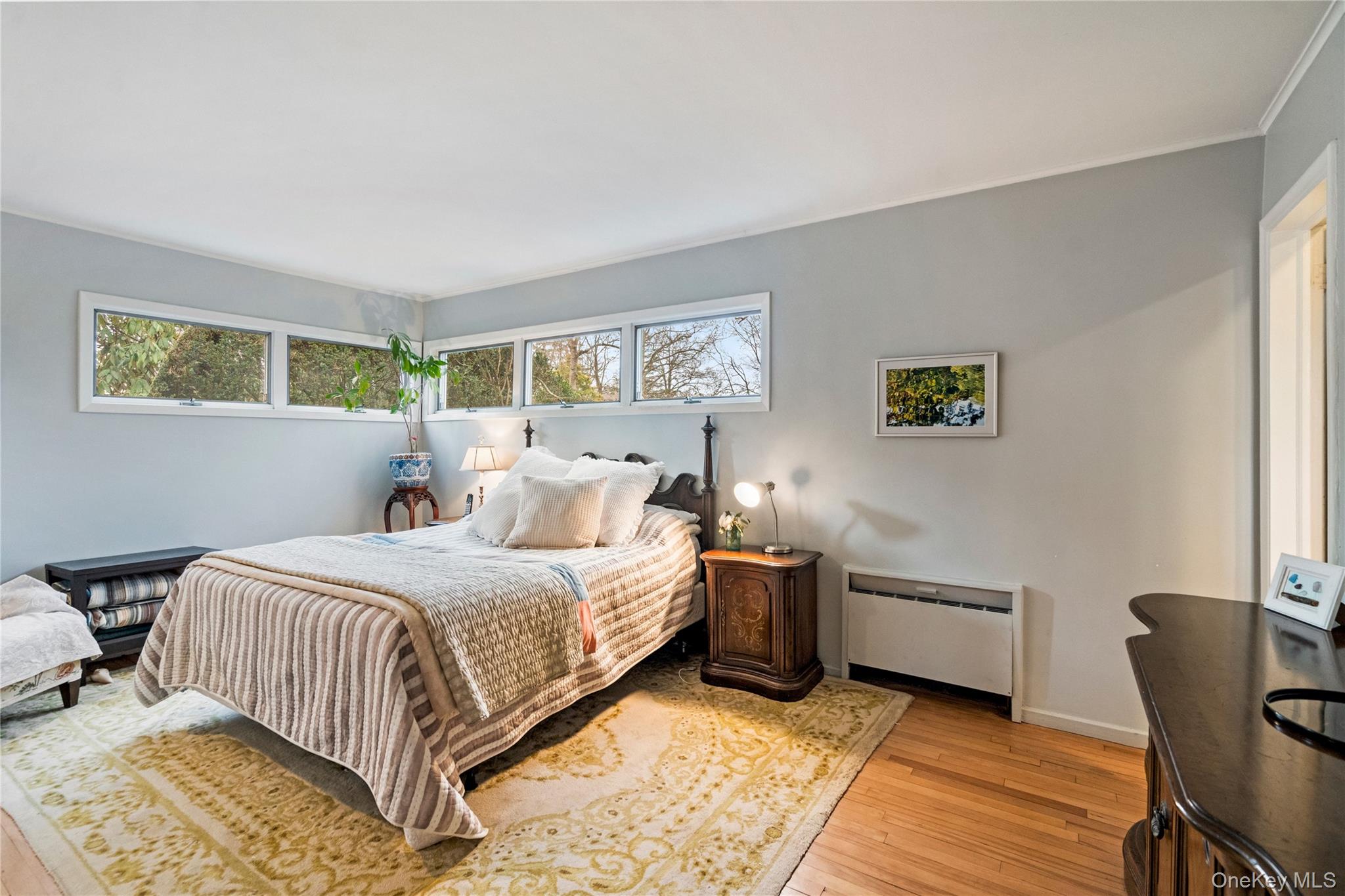 32 Arbor Road, East Hills, NY 11577