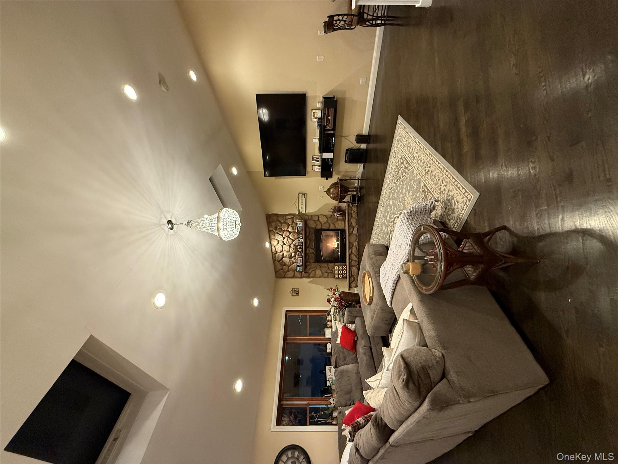 57 Laurel Road, Lindenhurst, NY 11757