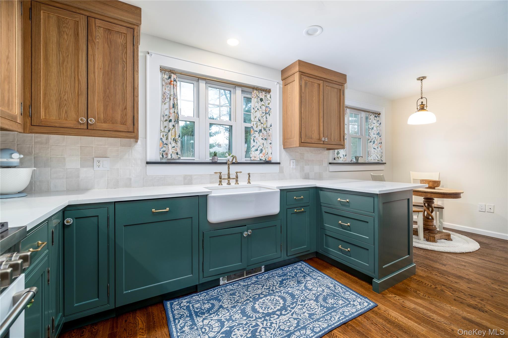 17 Roxbury Road, Rockville Centre, NY 11570