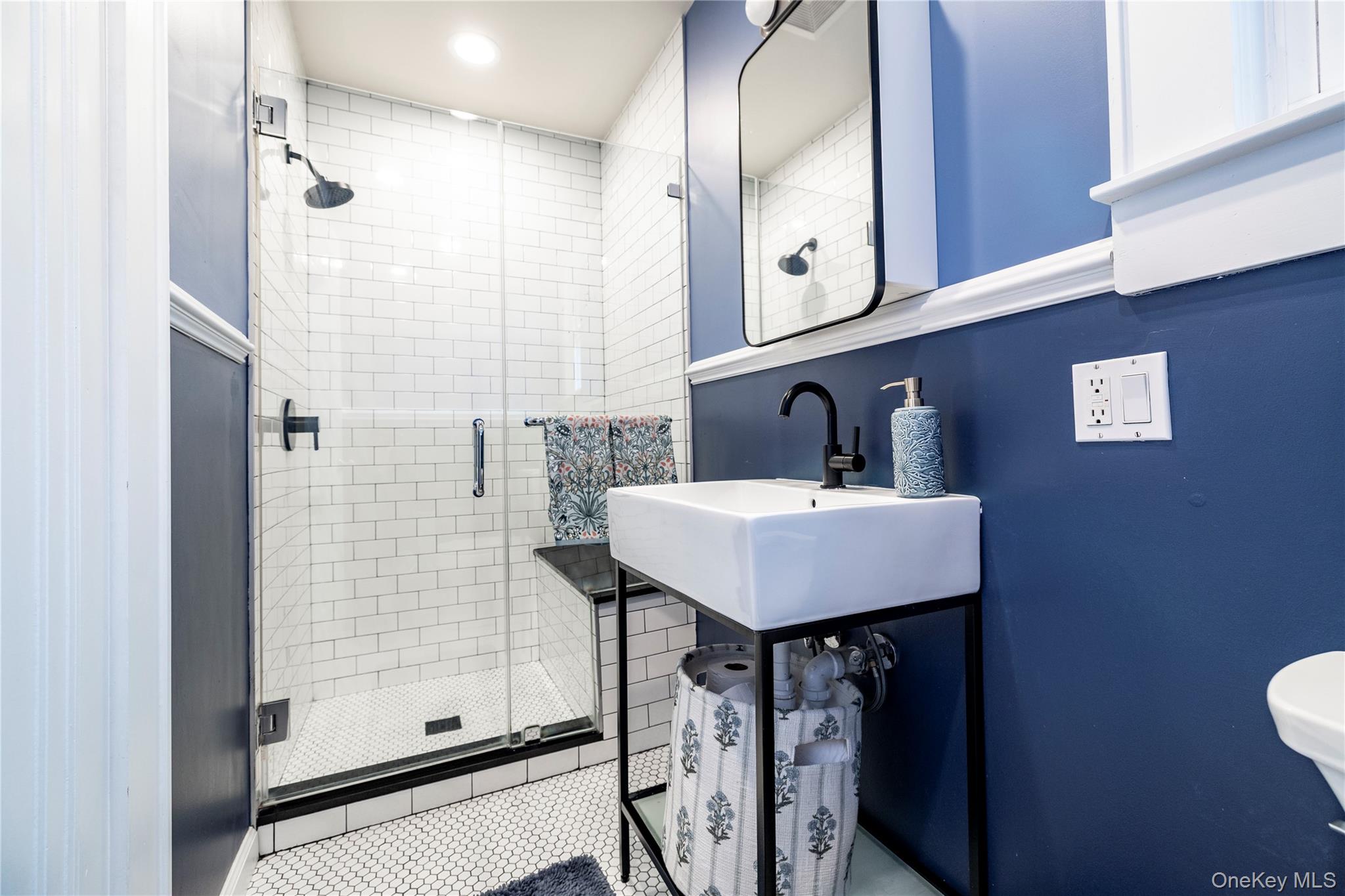 17 Roxbury Road, Rockville Centre, NY 11570