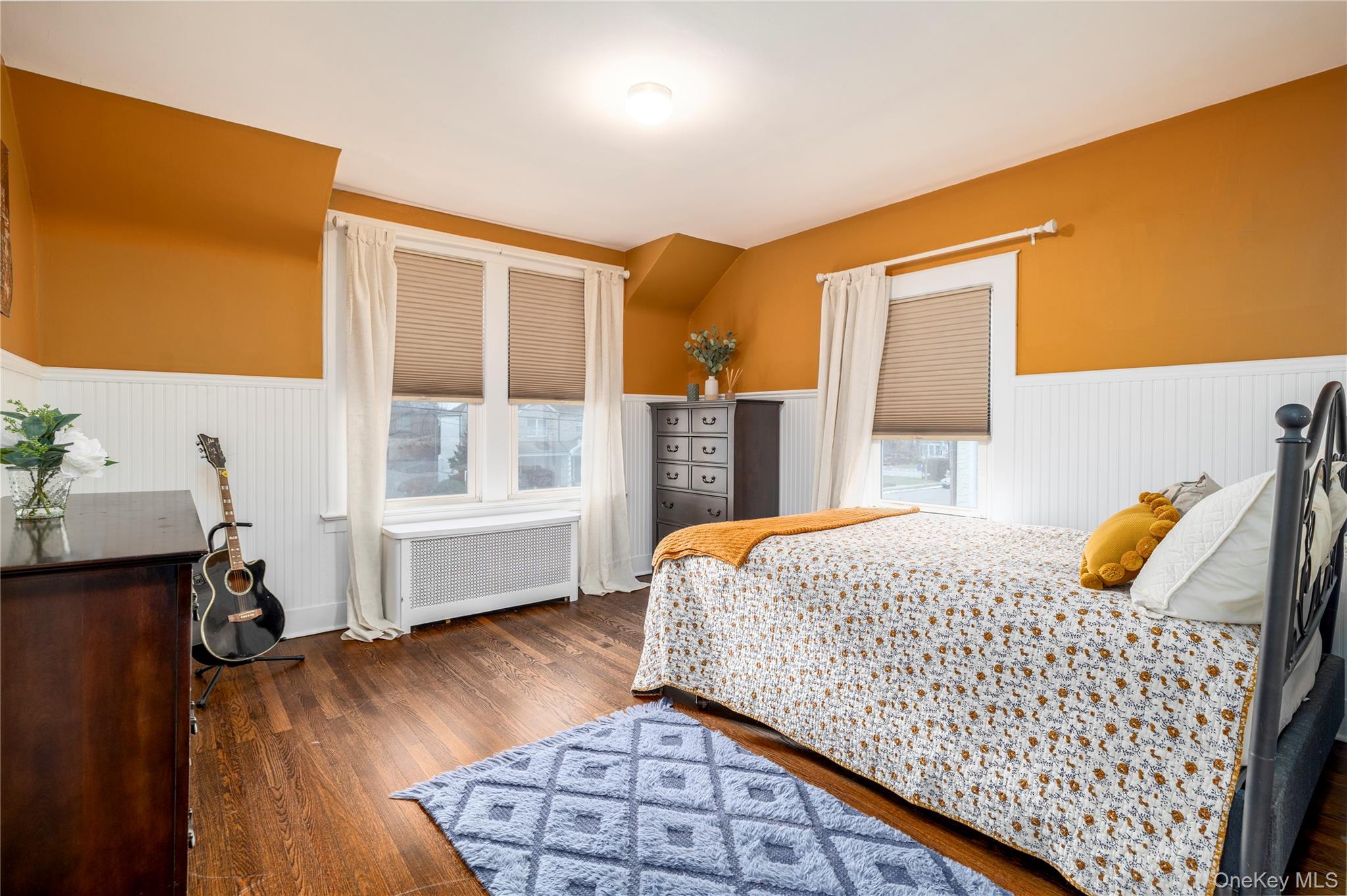 17 Roxbury Road, Rockville Centre, NY 11570