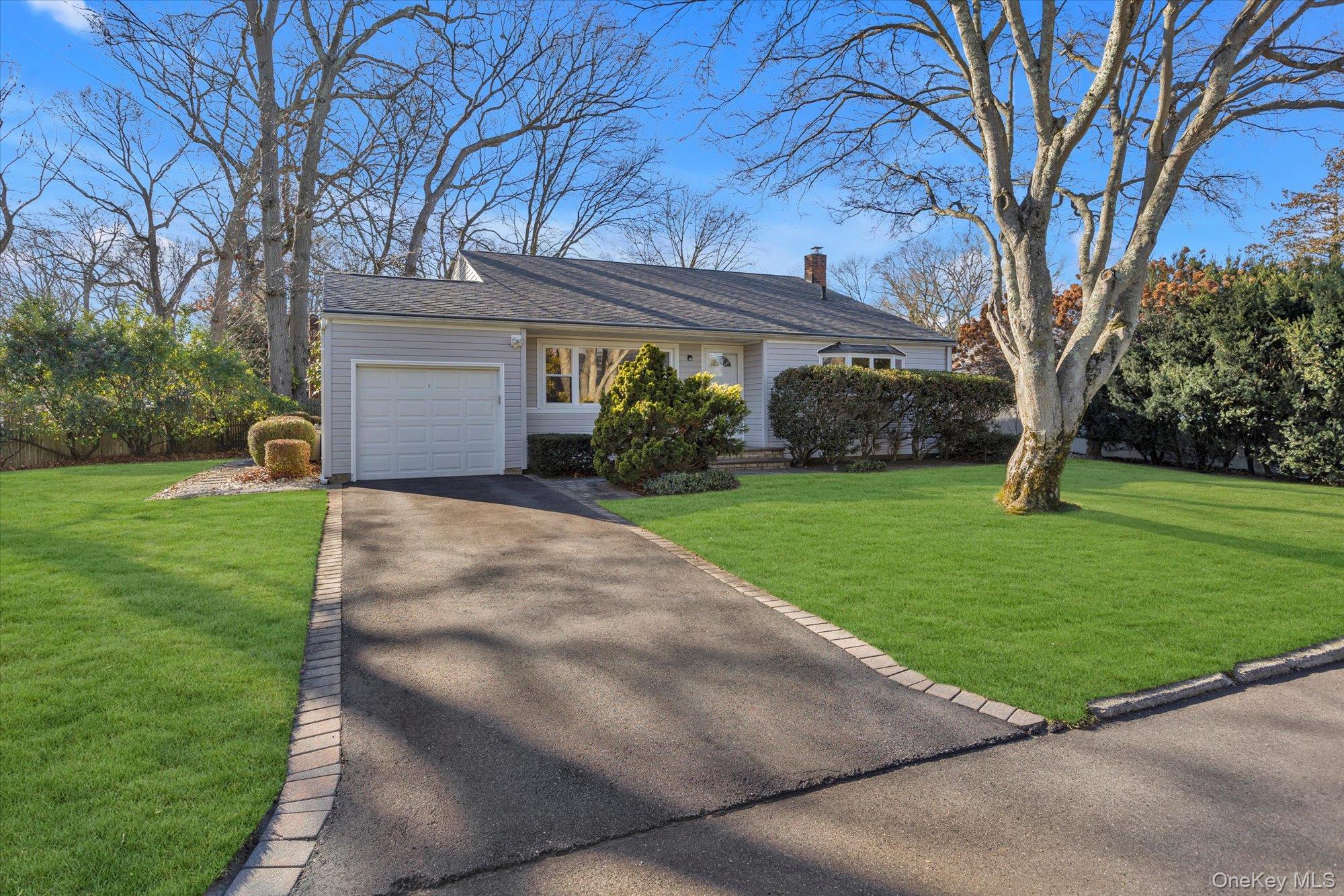 19 Capitol Place, South Huntington, NY 11746