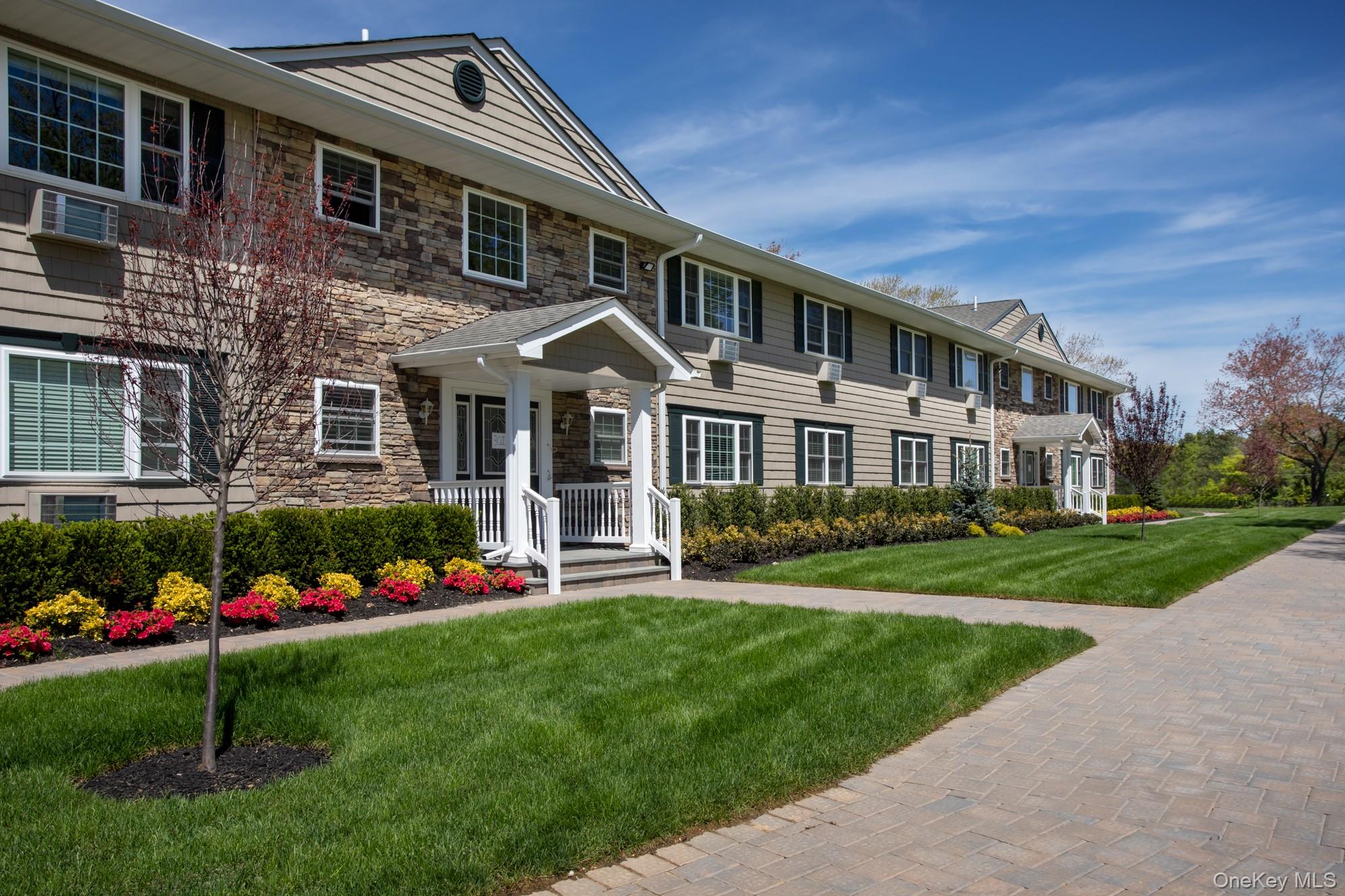 319-8 Robinson Avenue # 319-8, Patchogue, NY 11772